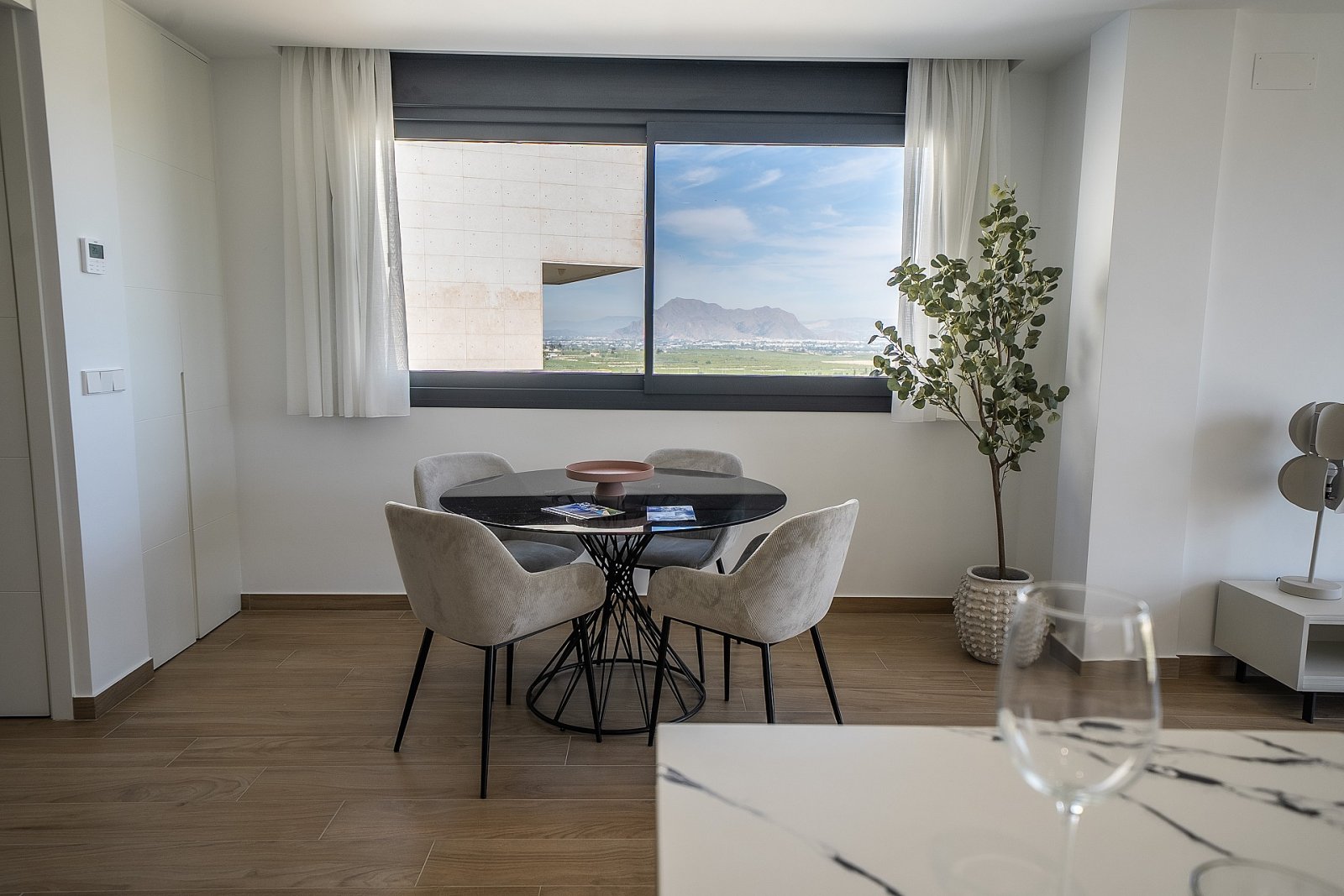 <p>Villa with basement provided with 3 Bedrooms and 2 Bathrooms, private swimming pool and parking space on own plot. </p>