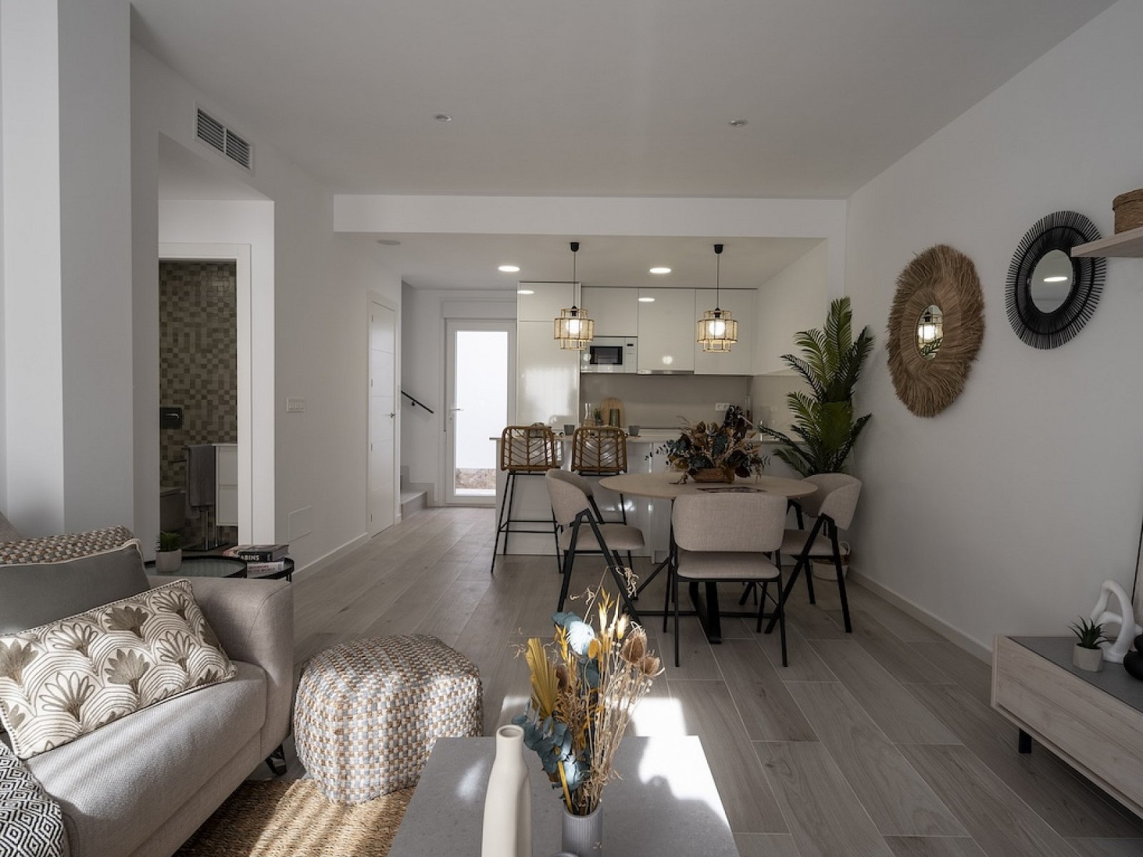 <p>Villa provided with 3 Bedrooms and 2 Bathrooms, private swimming pool and parking space on own plot. </p><p>Residencial Aire Limpio III is a lux...