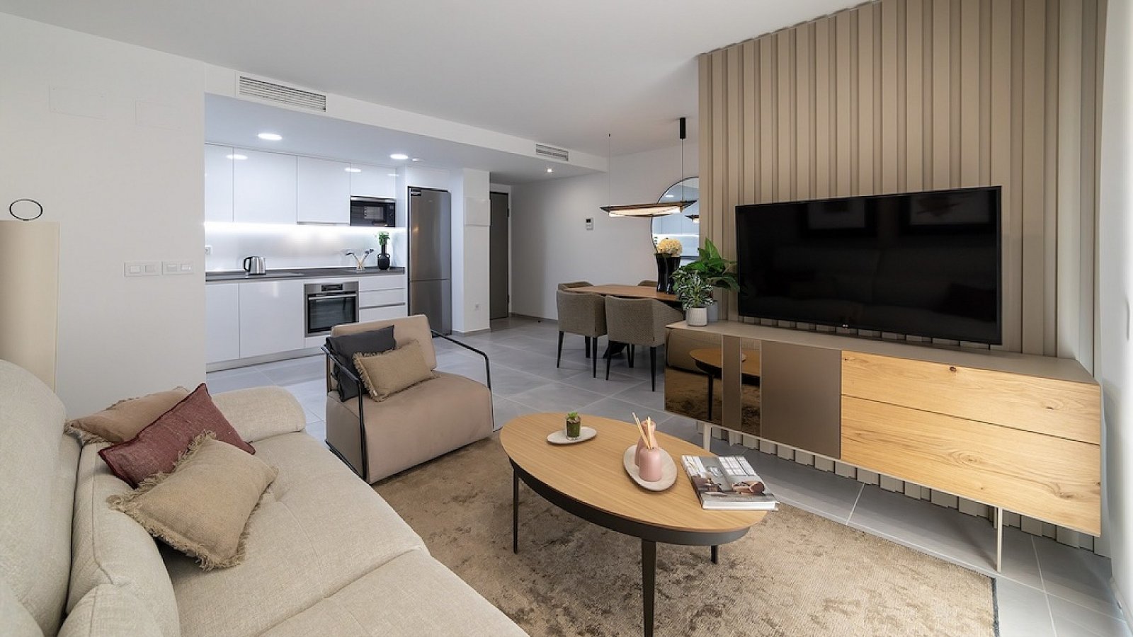 <p>Apartment with garden provided with 3 Bedrooms and 2 Bathrooms, infinity swimming pool and optional underground parking & storage room. </p><p>O...
