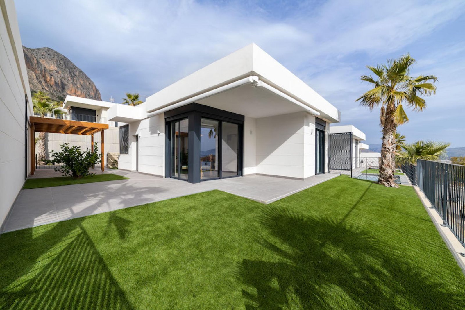 <p>Villa provided with 3 Bedrooms and 2 Bathrooms, optional swimming pool and parking space on own plot. </p><p>Discover these exclusive villas in ...