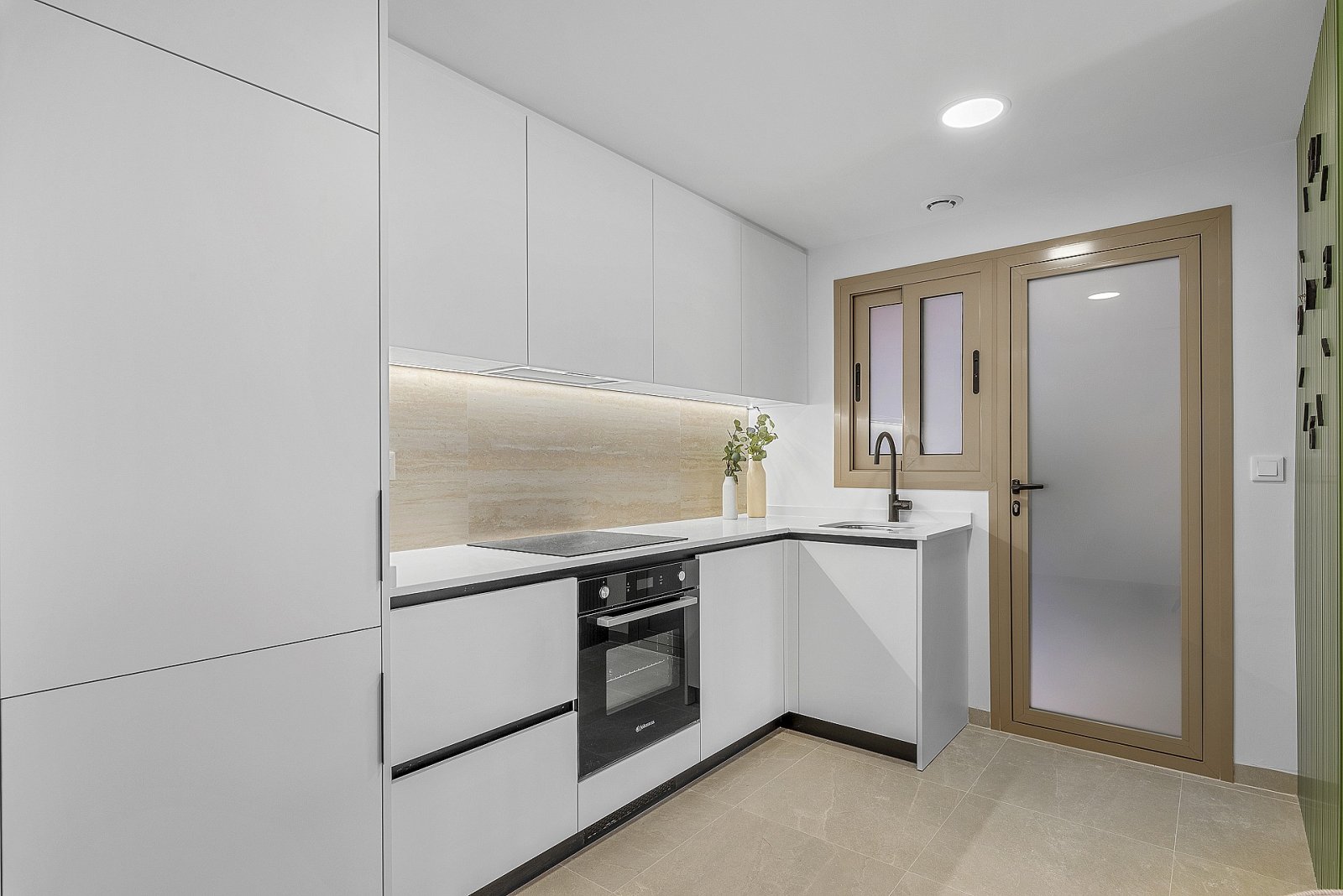 <p>Apartment with terrace provided with 3 Bedrooms and 2 Bathrooms, communal swimming pool and underground parking space with storage room. </p><p>...