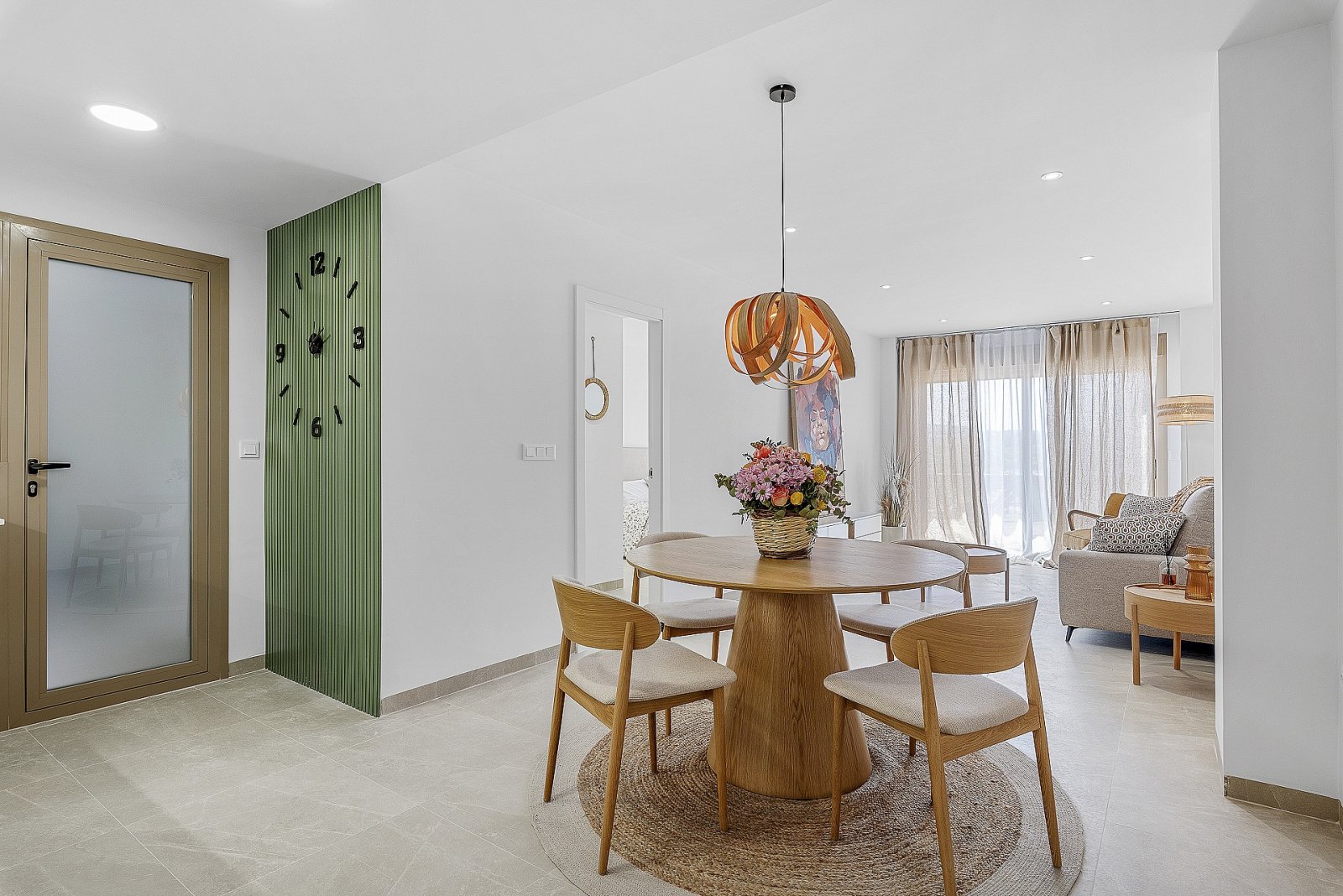 <p>Apartment with terrace provided with 3 Bedrooms and 2 Bathrooms, communal swimming pool and underground parking space with storage room. </p><p>...