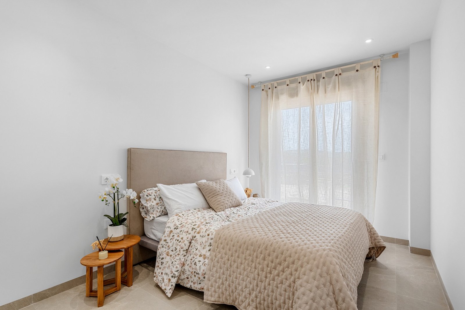 <p>Apartment with terrace provided with 3 Bedrooms and 2 Bathrooms, communal swimming pool and underground parking space with storage room. </p><p>...
