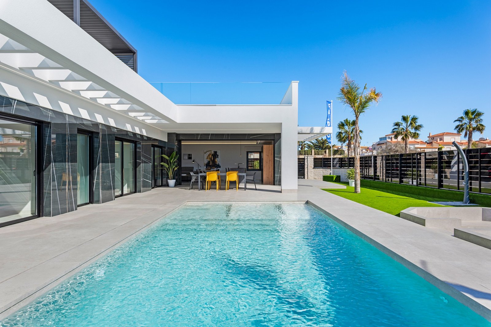 <p>Villa provided with 3 Bedrooms and 2 Bathrooms, private swimming pool and parking space on own plot. </p><p>This project of 40 villas offers the...