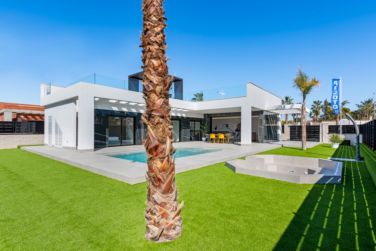<p>Villa provided with 3 Bedrooms and 2 Bathrooms, private swimming pool and parking space on own plot. </p><p>This project of 40 villas offers the...