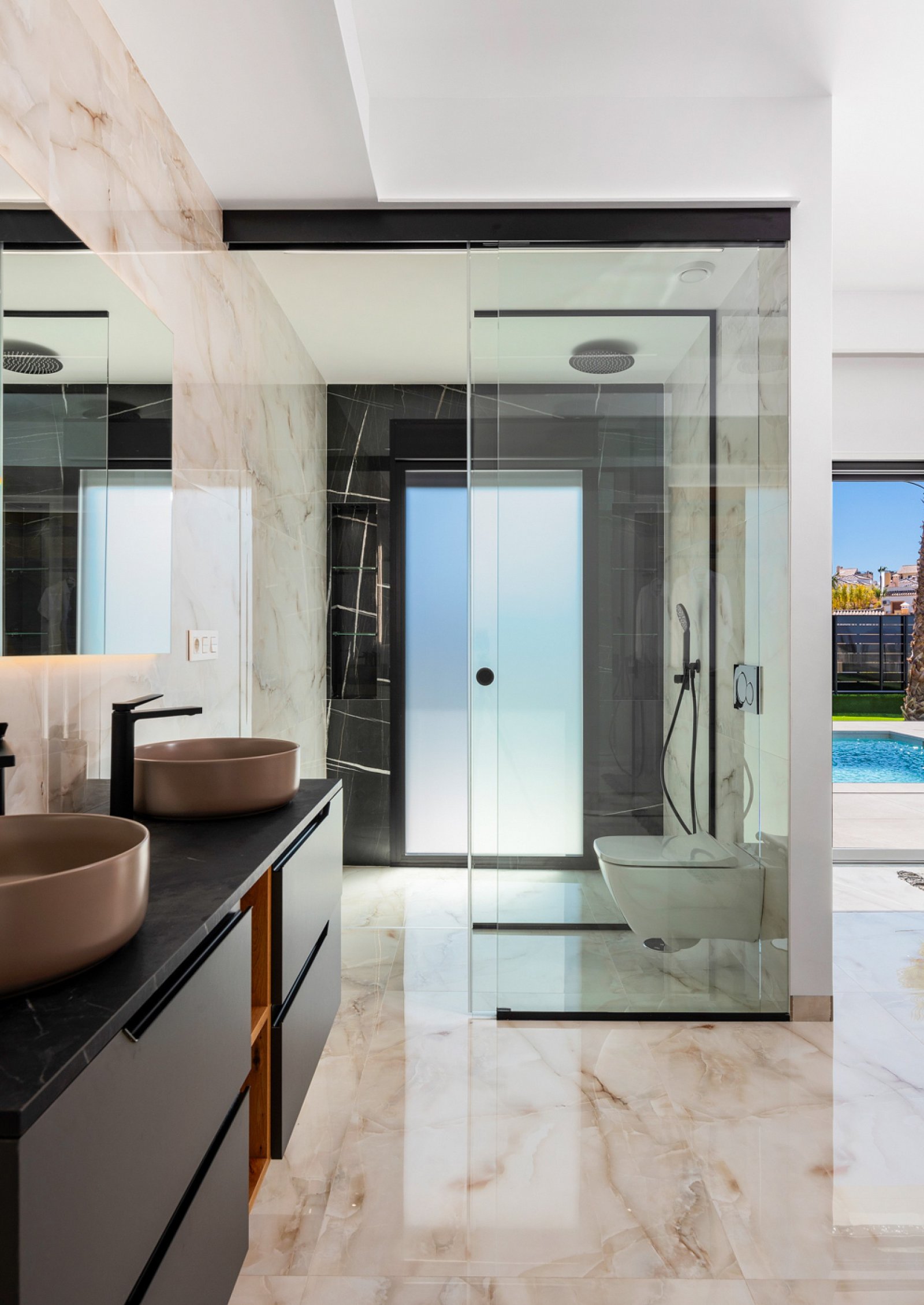 <p>Villa provided with 3 Bedrooms and 2 Bathrooms, private swimming pool and parking space on own plot. </p><p>This project of 40 villas offers the...