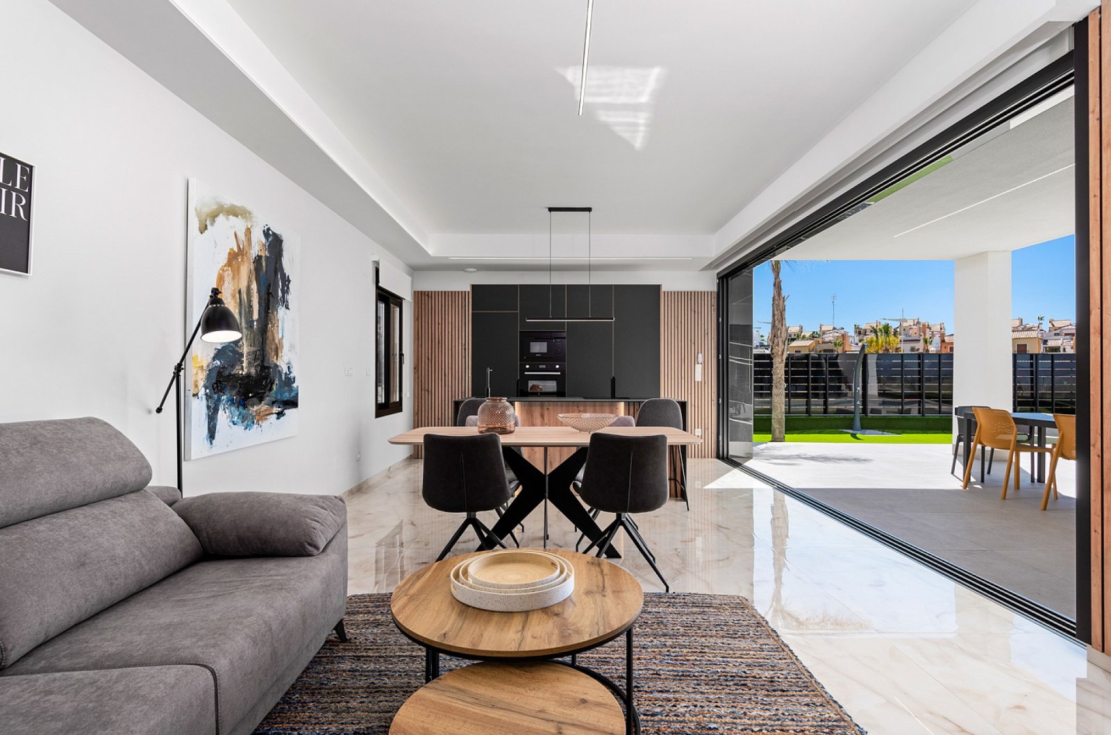 <p>Villa provided with 3 Bedrooms and 2 Bathrooms, private swimming pool and parking space on own plot. </p><p>This project of 40 villas offers the...