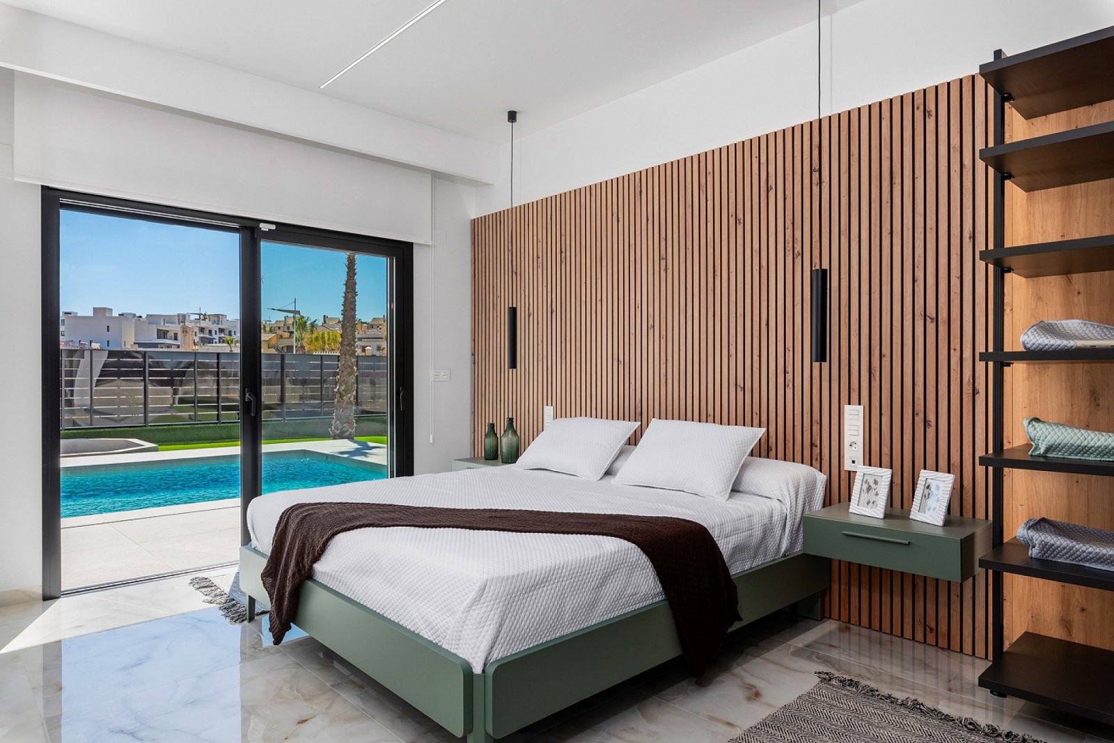 <p>Villa provided with 3 Bedrooms and 2 Bathrooms, private swimming pool and parking space on own plot. </p><p>This project of 40 villas offers the...