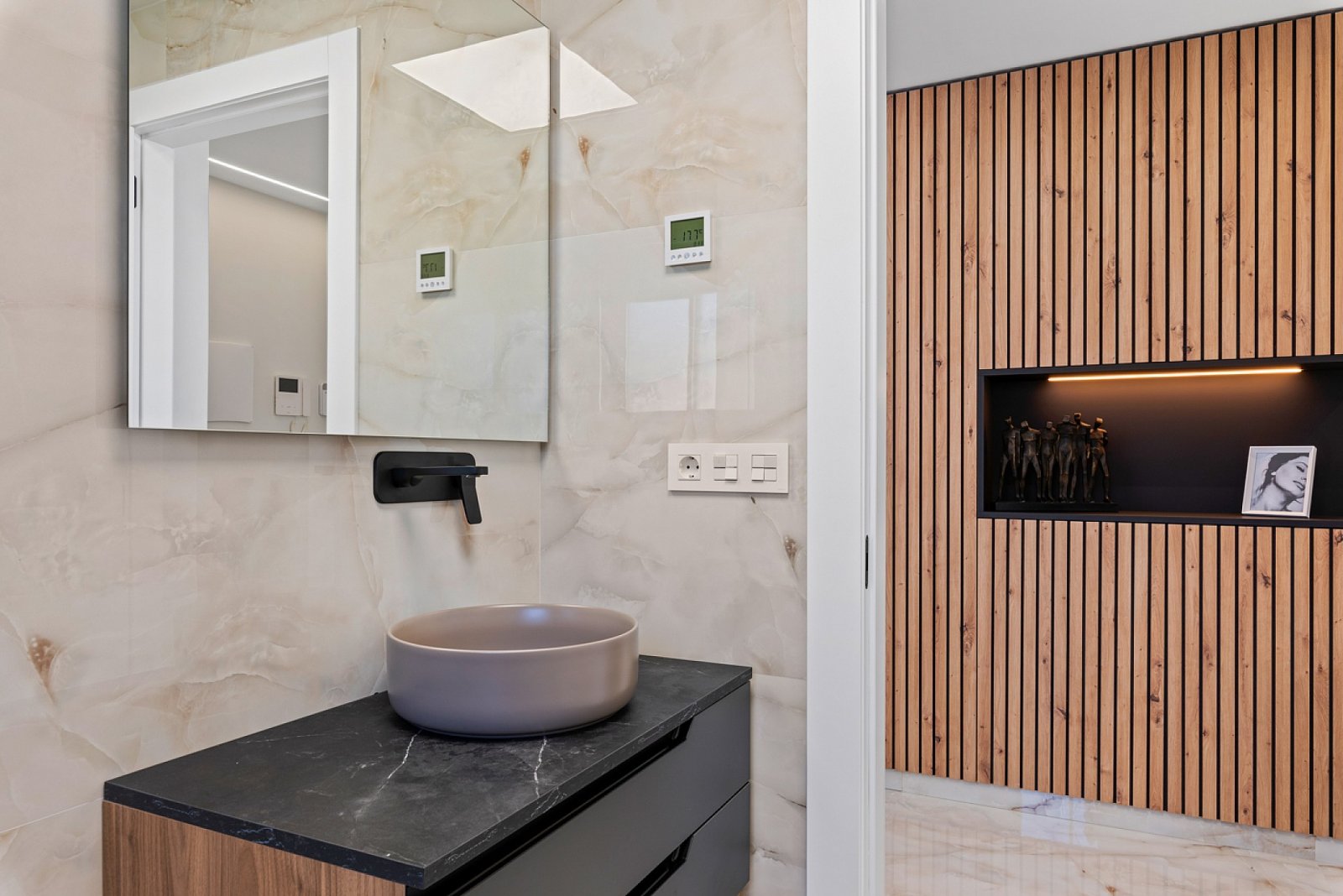<p>Villa provided with 3 Bedrooms and 2 Bathrooms, private swimming pool and parking space on own plot. </p><p>This project of 40 villas offers the...