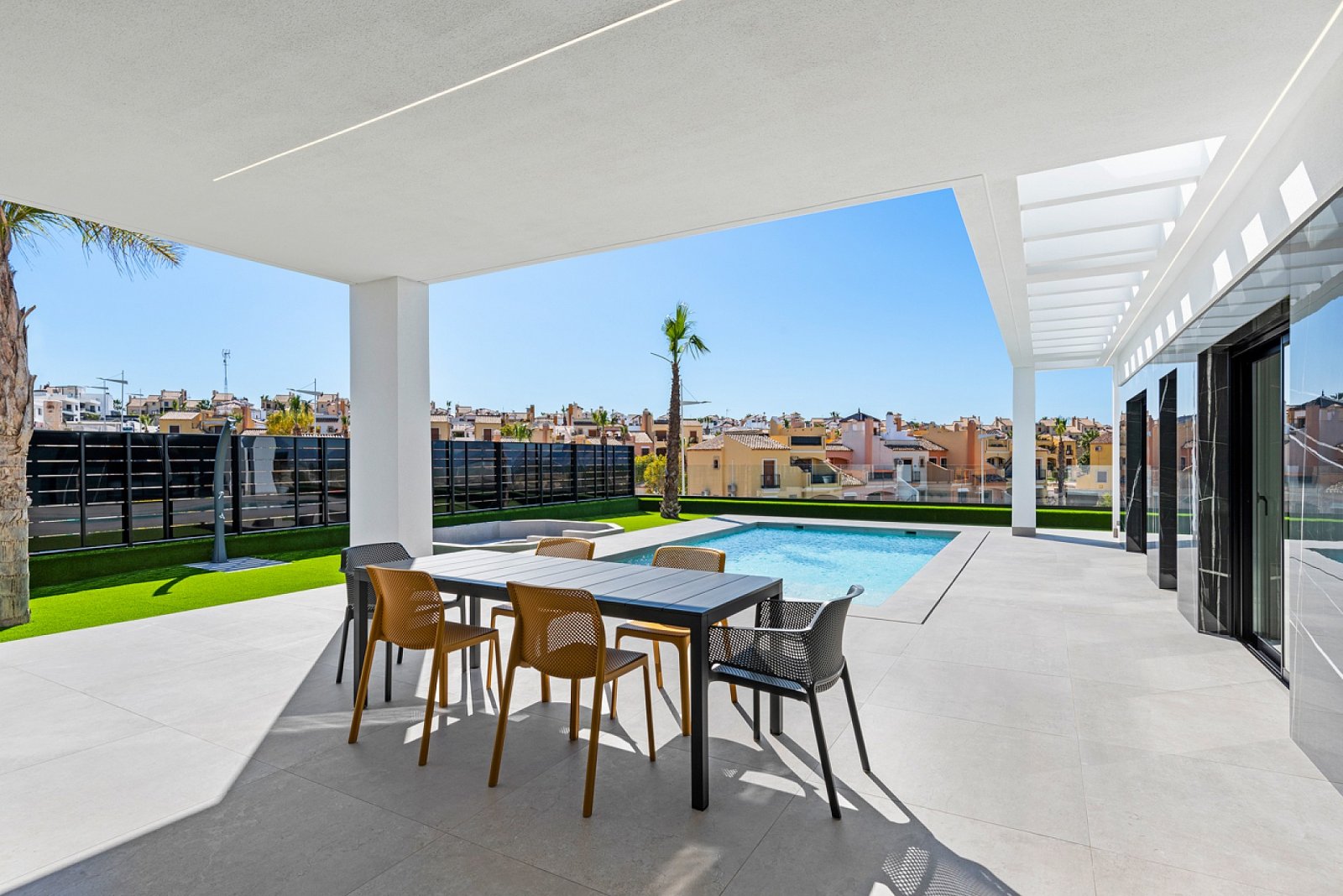 <p>Villa provided with 3 Bedrooms and 2 Bathrooms, private swimming pool and parking space on own plot. </p><p>This project of 40 villas offers the...