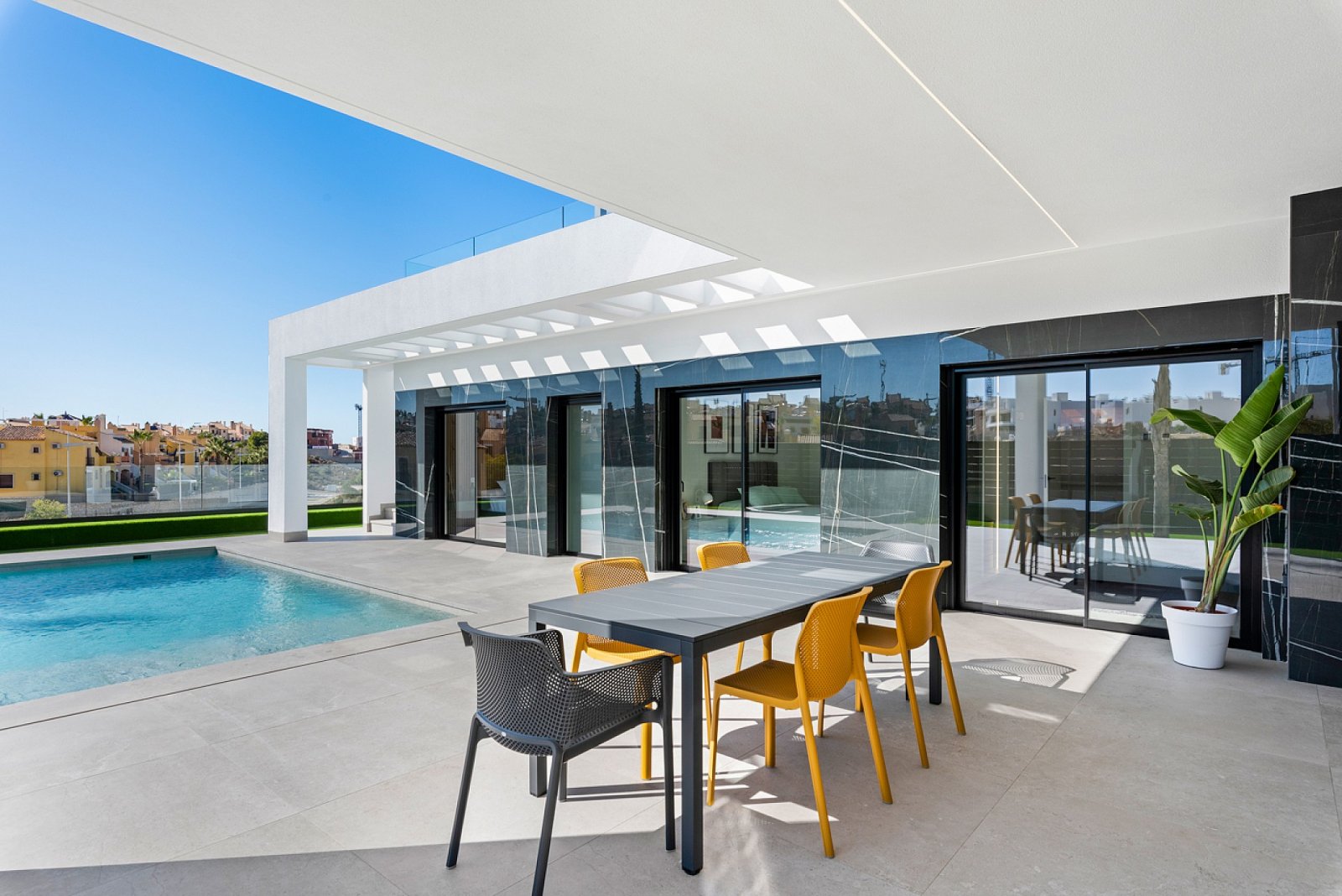 <p>Villa provided with 3 Bedrooms and 2 Bathrooms, private swimming pool and parking space on own plot. </p><p>This project of 40 villas offers the...
