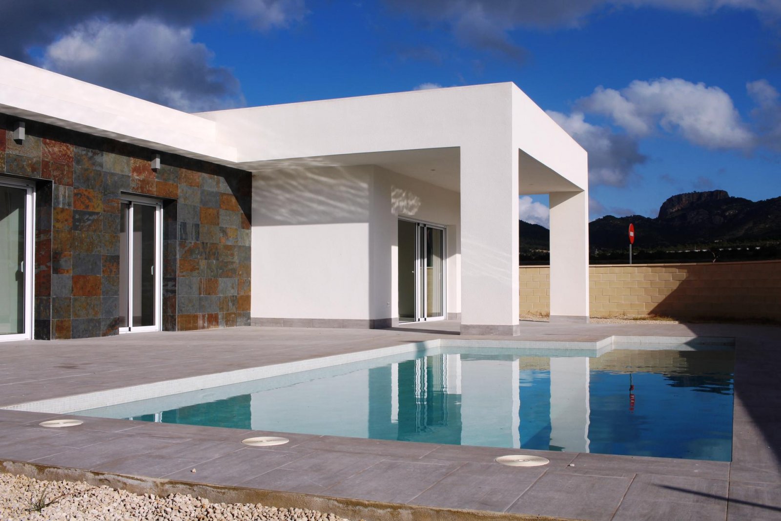 <p>Villa provided with 3 Bedrooms and 2 Bathrooms, private swimming pool and parking space on own plot. </p><p>We are delighted to present you this...