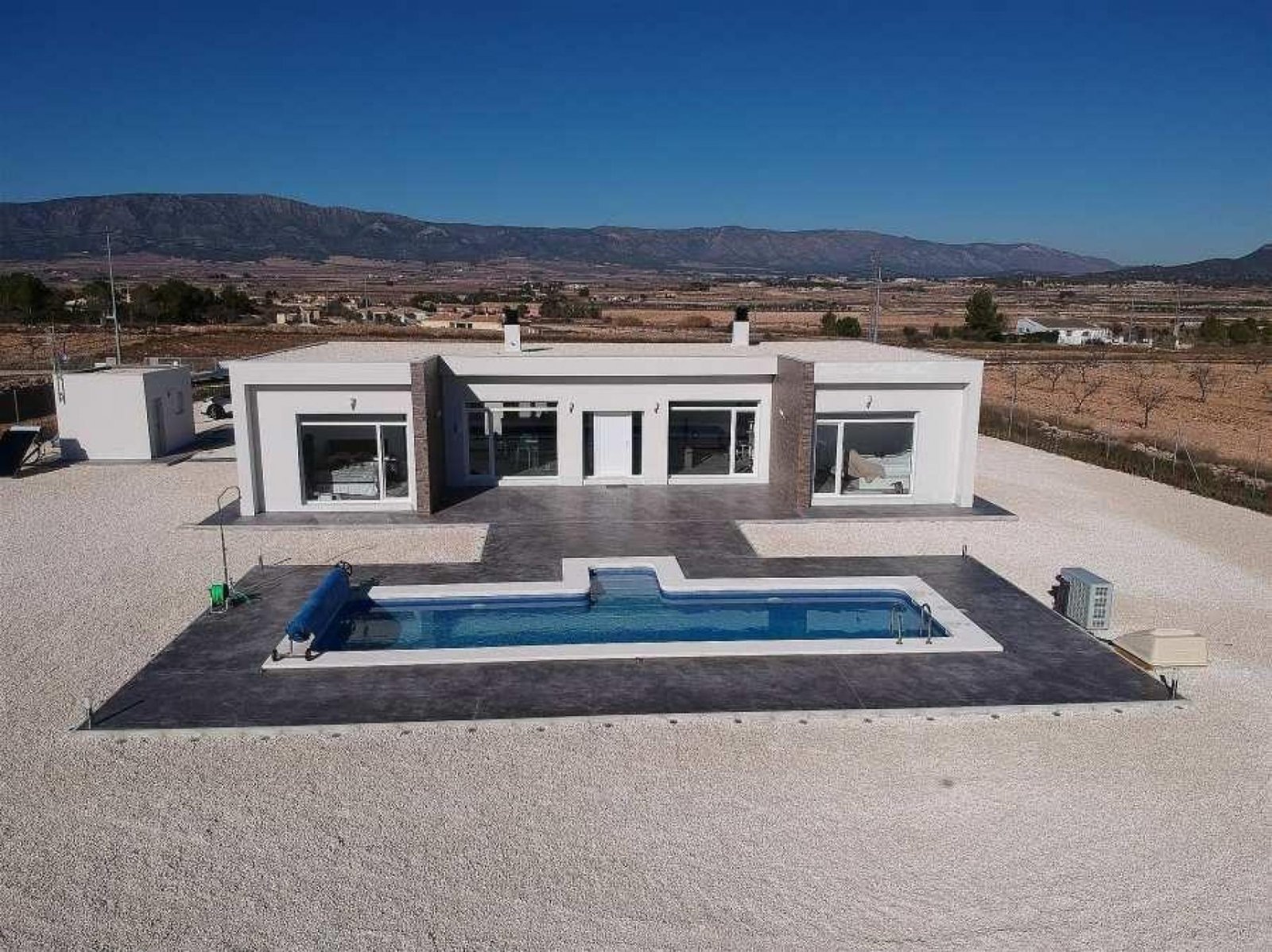 <p>Villa provided with 3 Bedrooms and 2 Bathrooms, private swimming pool and parking space on own plot. </p><p>Modern New Build Villa in various co...