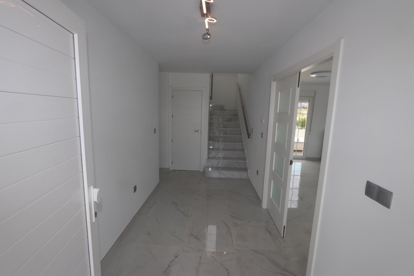 Ihre Traumvilla nach Maß mit Pool in Pinoso