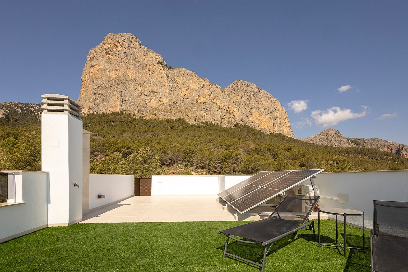 <p>Villa provided with 3 Bedrooms and 3 Bathrooms, private swimming pool and parking space on own plot. </p><p>36 detached villas with panoramic se...