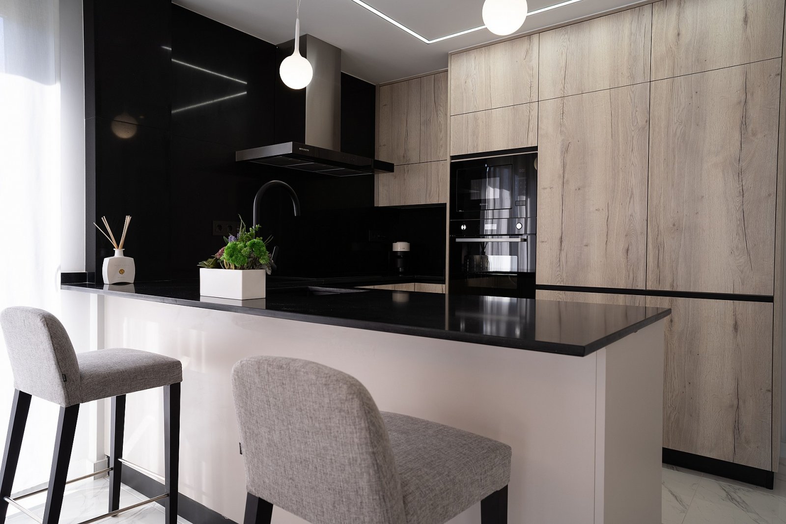Stilvolles Apartment mit Gemeinschaftspool und Privatparkplatz