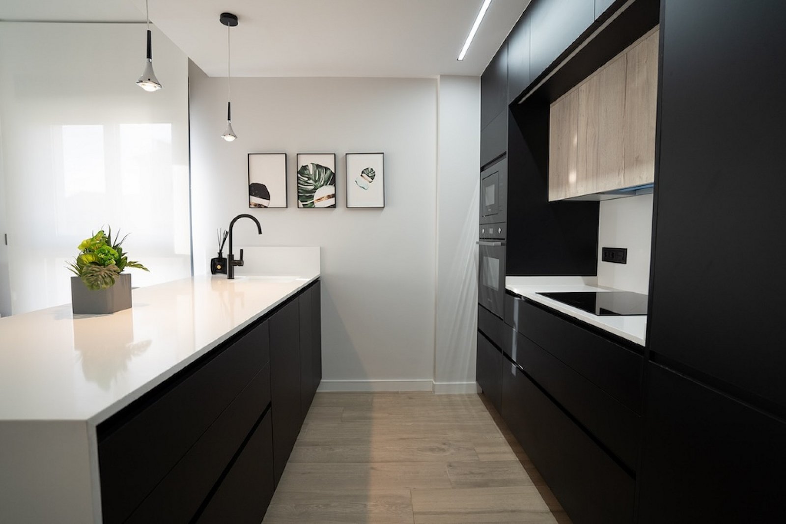 Hochwertige Apartments mit Dachterrasse, Pool & Tiefgarage