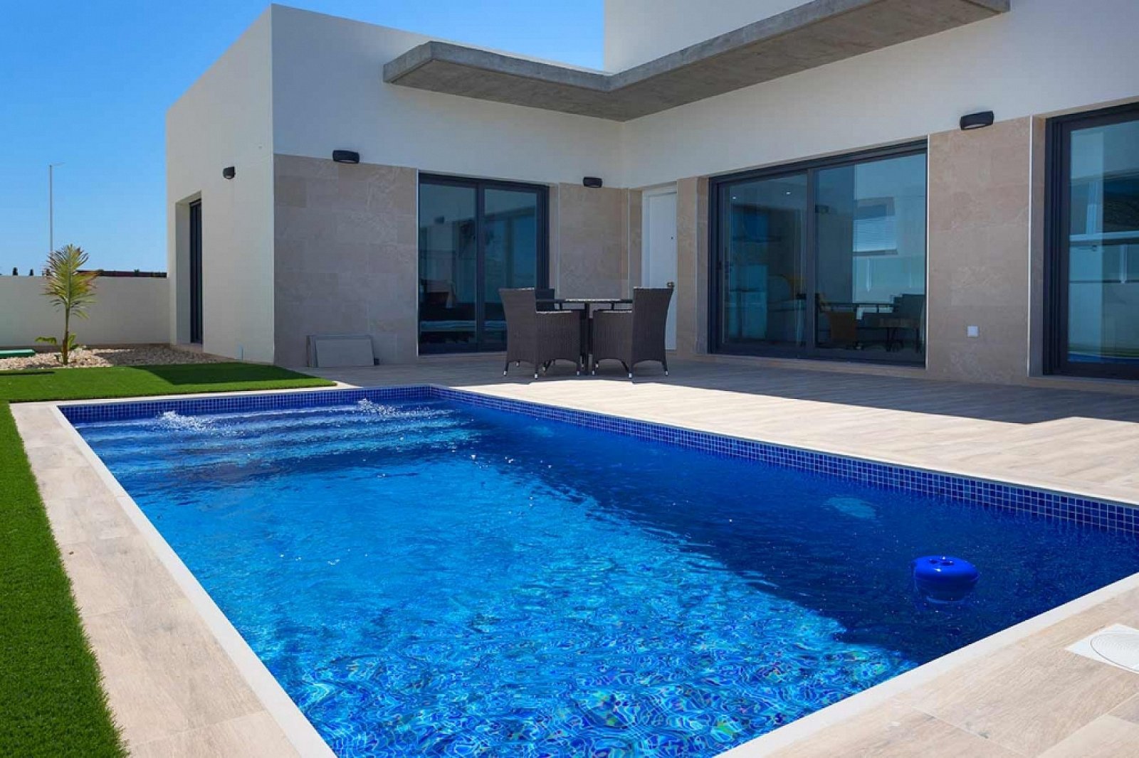 <p>Villa provided with 3 Bedrooms and 2 Bathrooms, private swimming pool and parking space on own plot. </p><p>Discover Mediterranean living in thi...