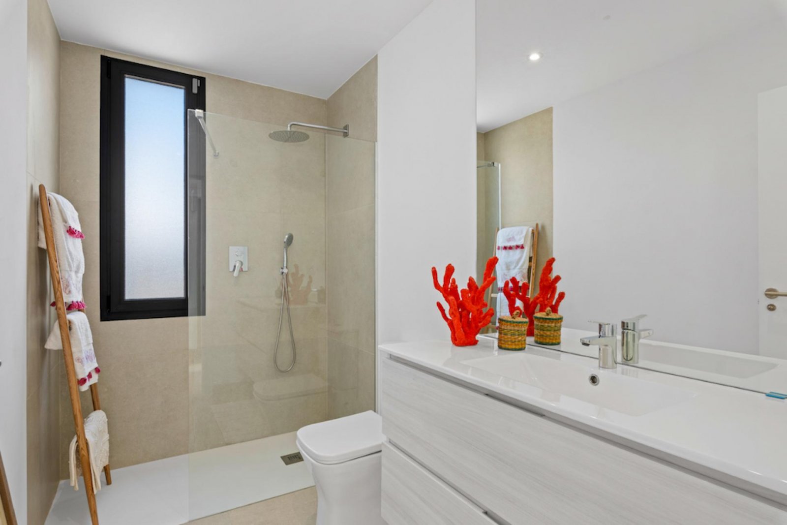 <p>Villa provided with 3 Bedrooms and 2 Bathrooms, private swimming pool and parking space on own plot. </p><p>Discover these beautiful villas in M...