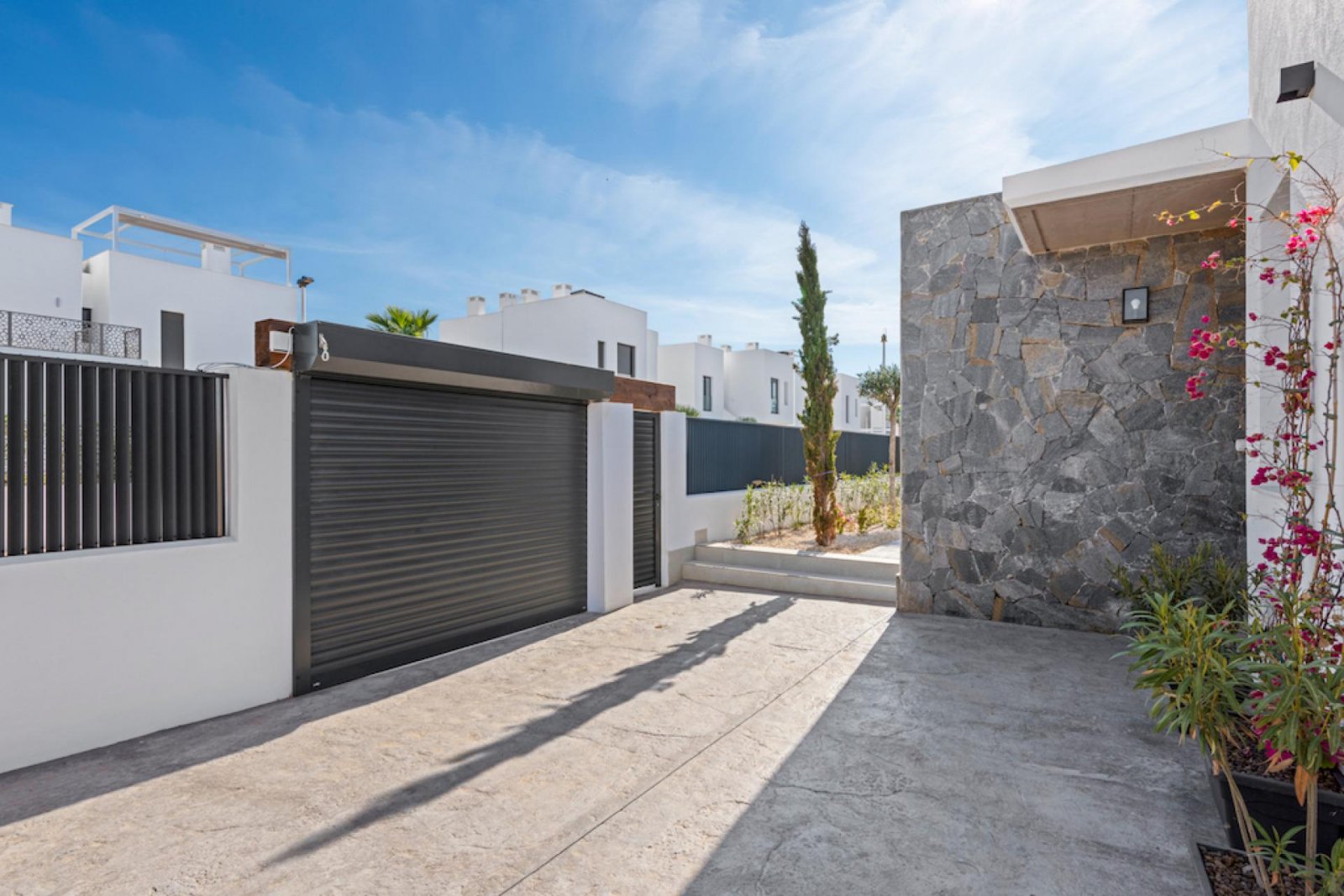 <p>Villa provided with 3 Bedrooms and 2 Bathrooms, private swimming pool and parking space on own plot. </p><p>Discover these beautiful villas in M...