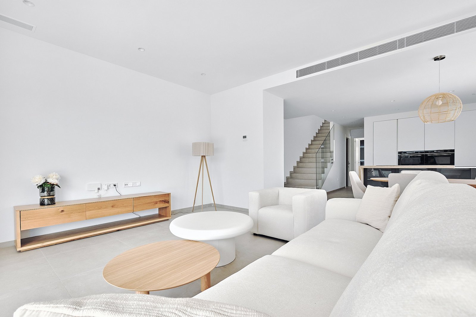 <p>Villa provided with 3 Bedrooms and 3 Bathrooms, private swimming pool and parking space on own plot. </p><p>On entering the villa you will find ...