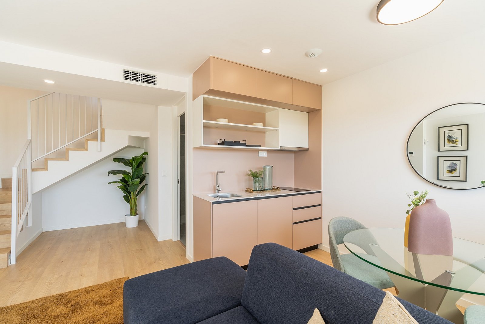 <p>Villa provided with 4 Bedrooms and 3 Bathrooms, communal swimming pool and multiple parking spaces. </p>