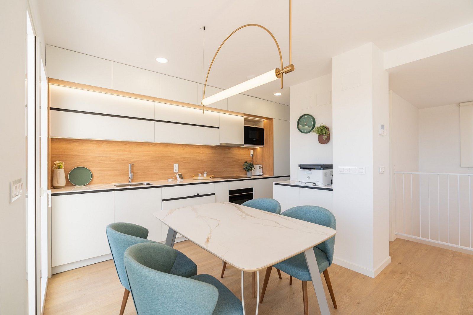 <p>Villa provided with 4 Bedrooms and 3 Bathrooms, communal swimming pool and multiple parking spaces. </p>