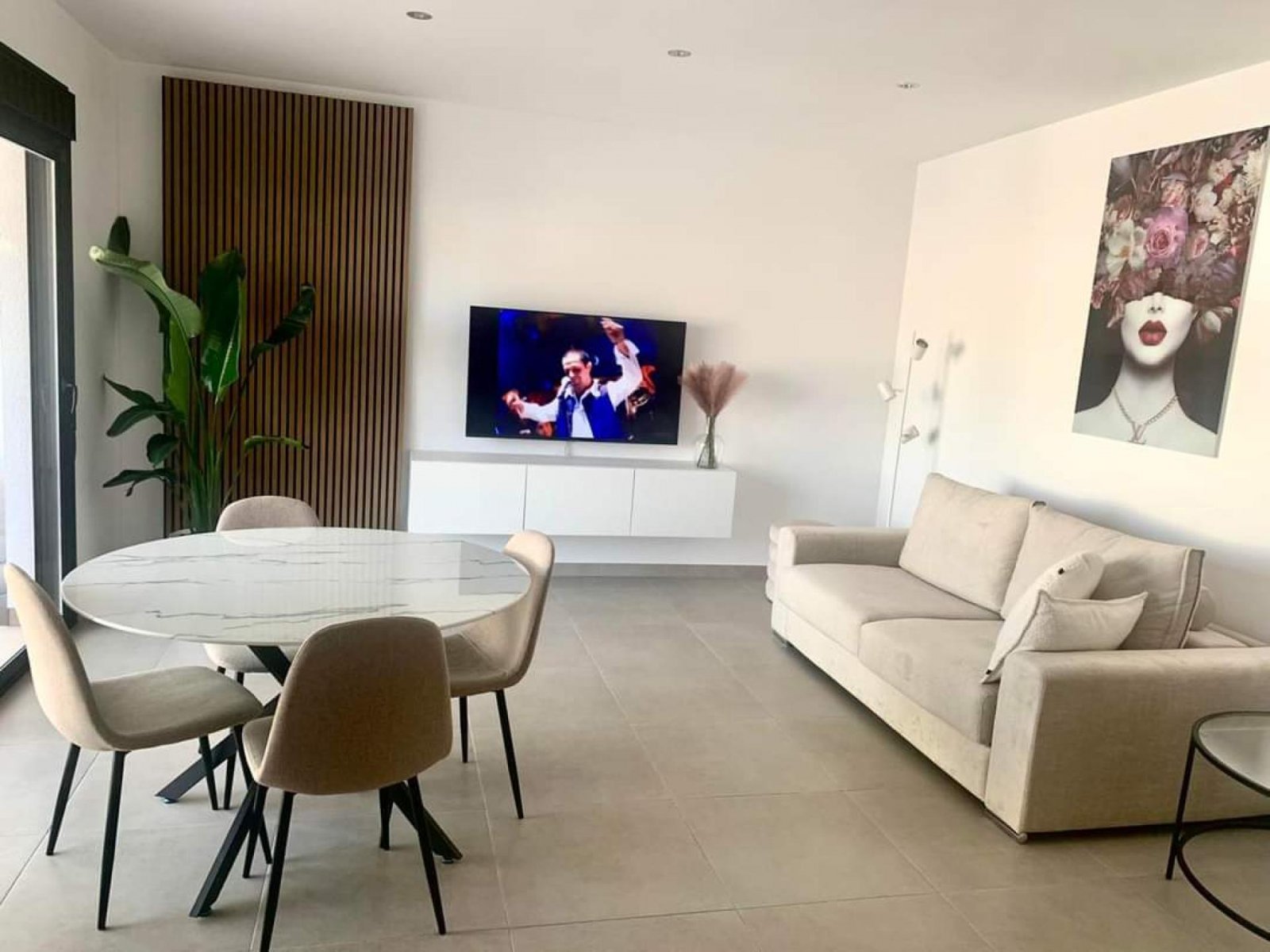 <p>Apartments - solarium provided with 2 Bedrooms and 2 Bathrooms, communal swimming pool and underground parking space with storage room. </p><p>D...