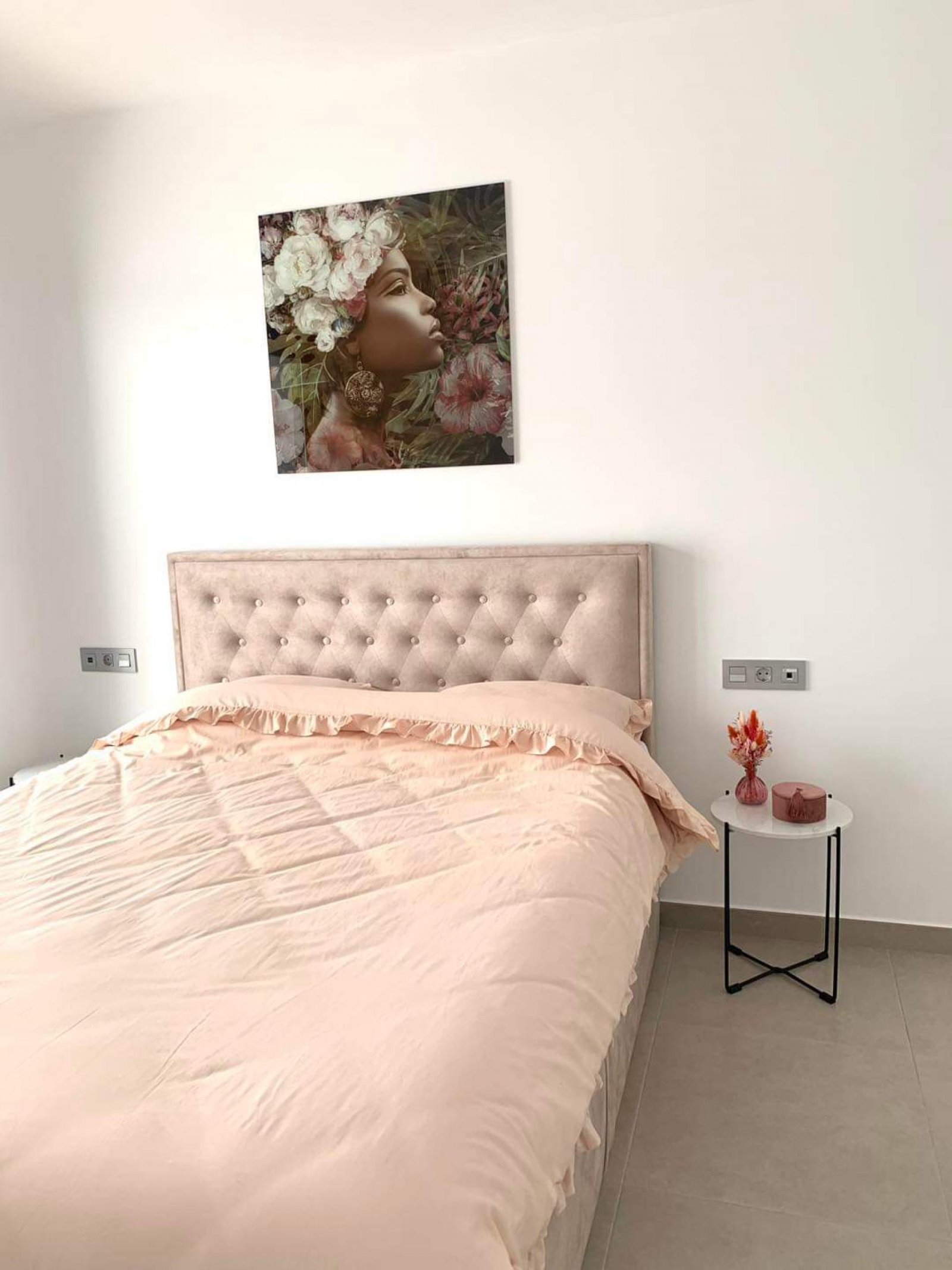 <p>Apartments - solarium provided with 2 Bedrooms and 2 Bathrooms, communal swimming pool and underground parking space with storage room. </p><p>D...