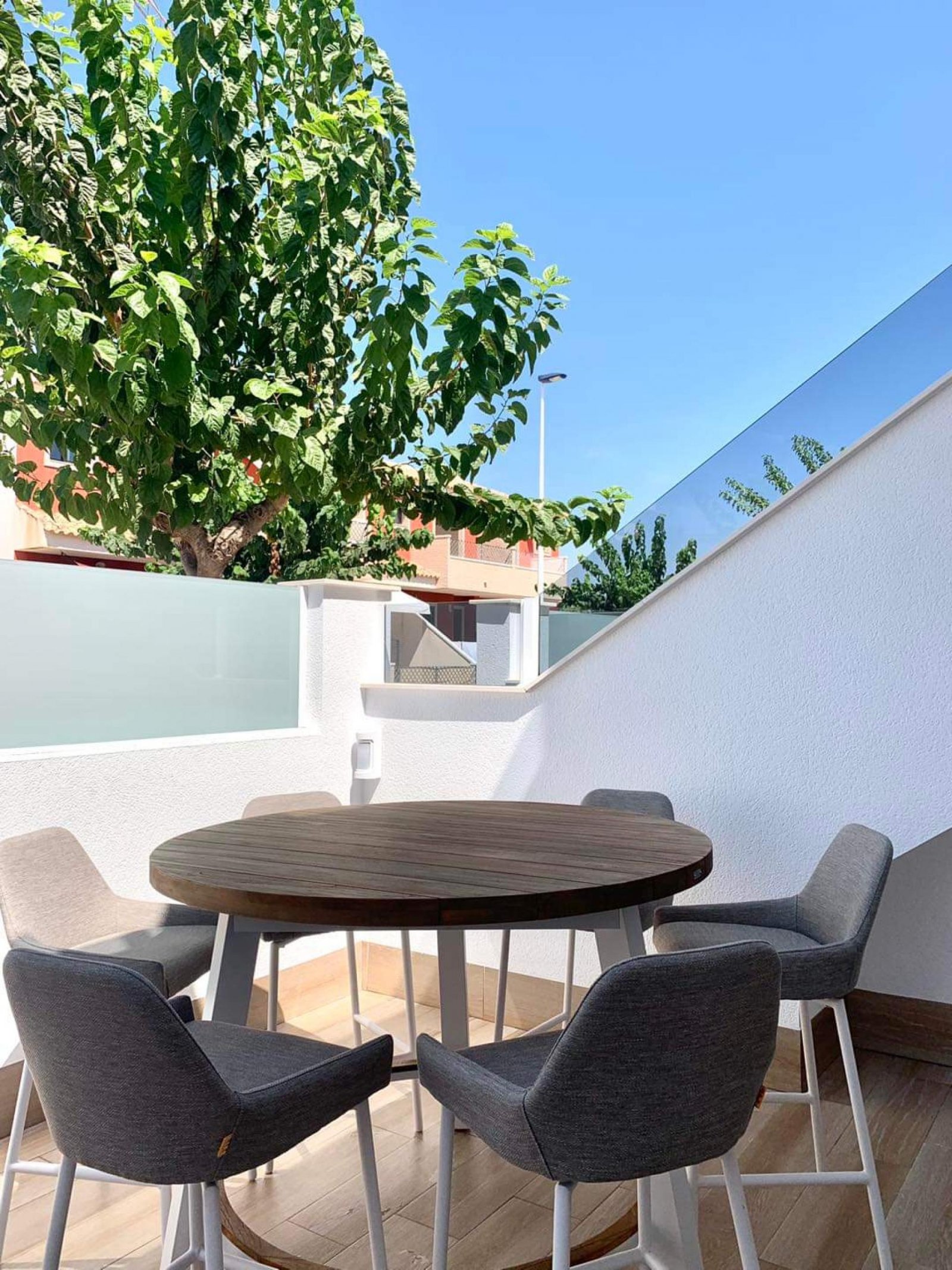 <p>Apartments - solarium provided with 2 Bedrooms and 2 Bathrooms, communal swimming pool and underground parking space with storage room. </p><p>D...