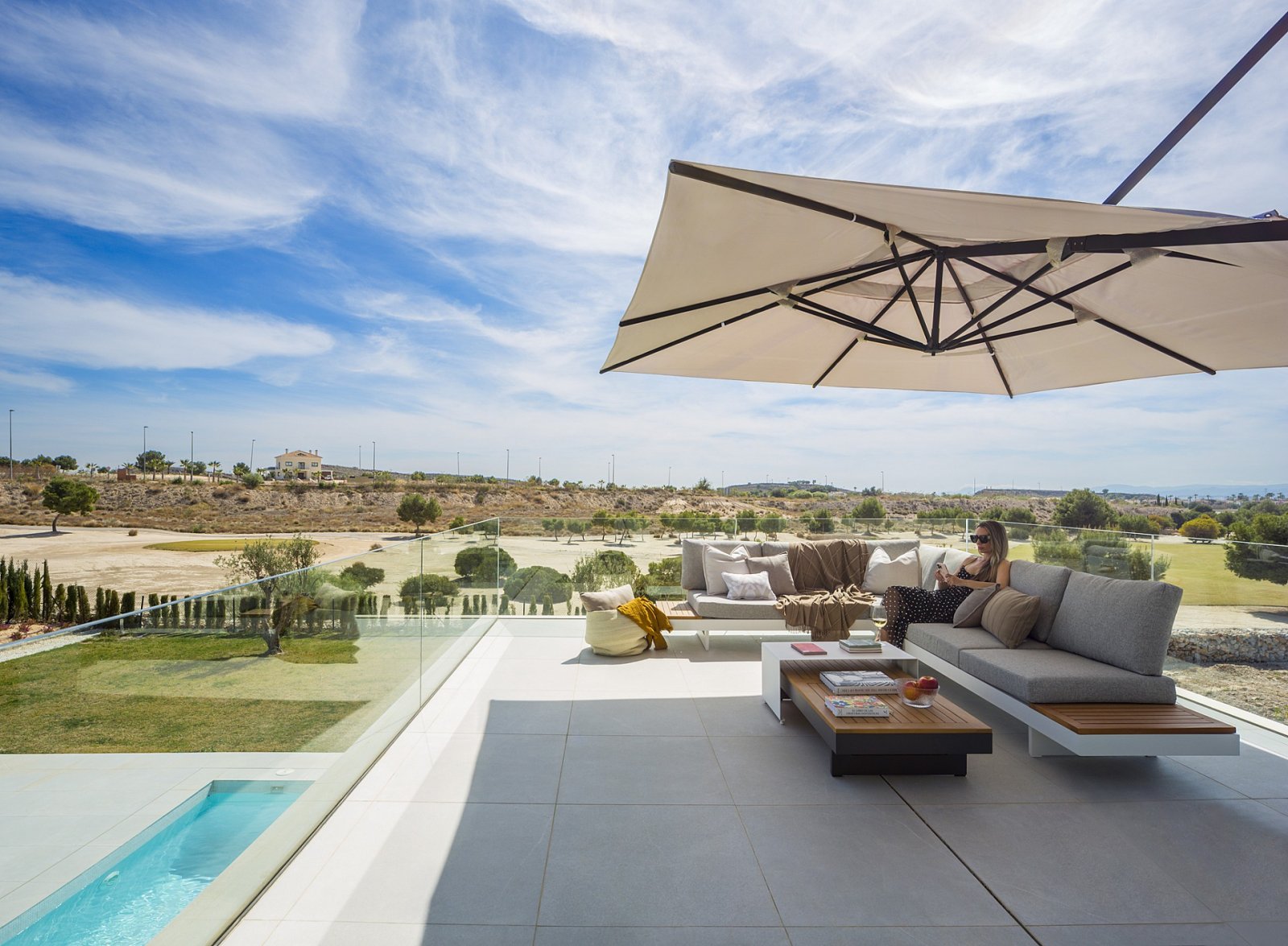 <p>Villa provided with 4 Bedrooms and 4 Bathrooms, private swimming pool and private garage. </p><p>This Villa is a luxury property next to the cit...
