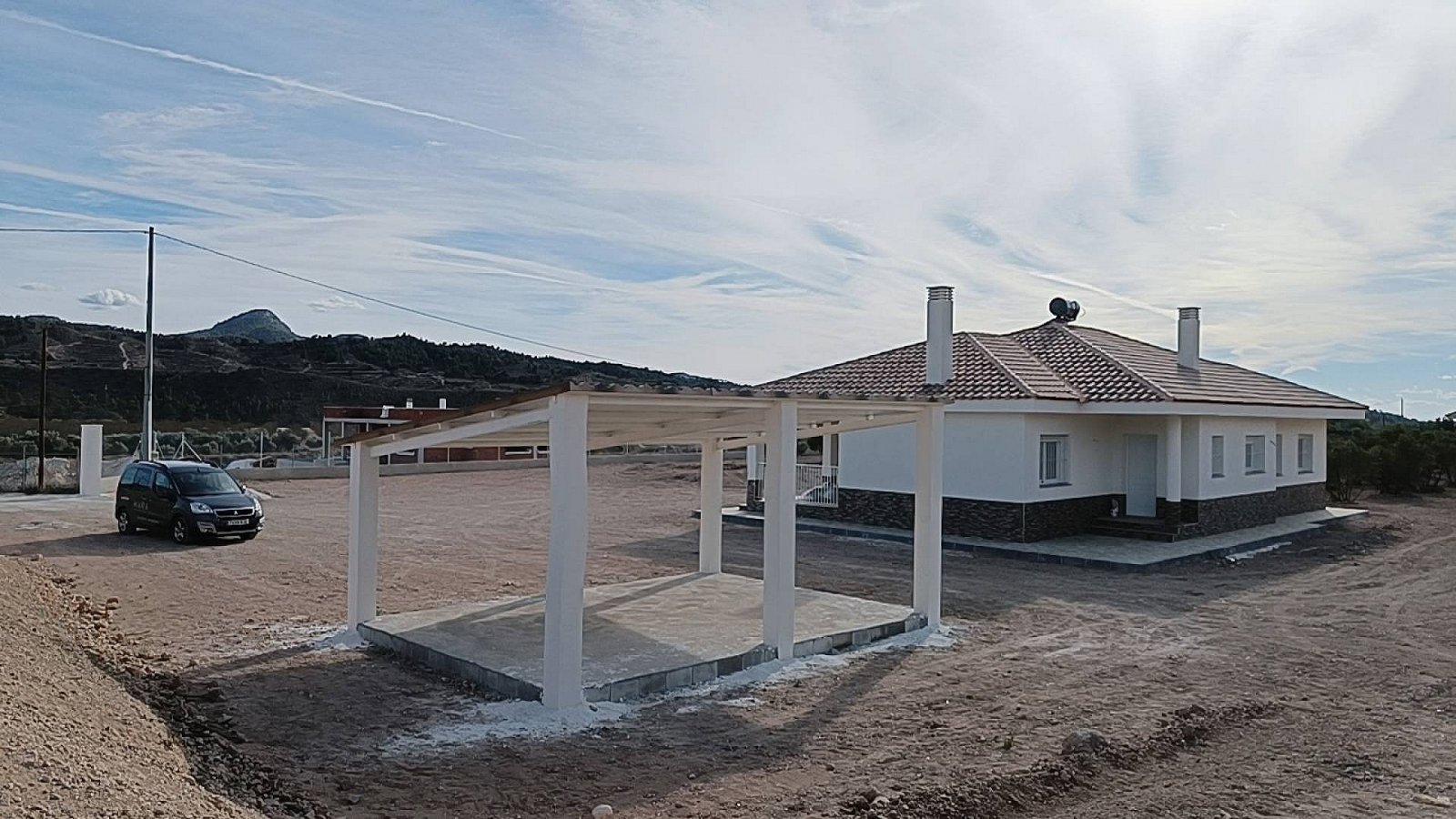 <p>Villa provided with 3 Bedrooms and 2 Bathrooms, optional swimming pool and carport. </p><p>We are delighted to present this fabulous brand new b...