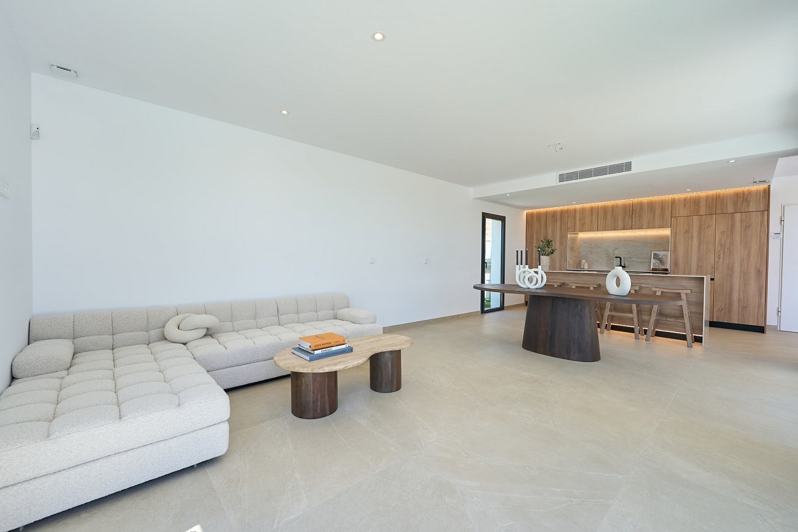<p>Villa provided with 3 Bedrooms and 2 Bathrooms, private swimming pool and multiple parking spaces. </p><p>The villas are designed with wooden st...