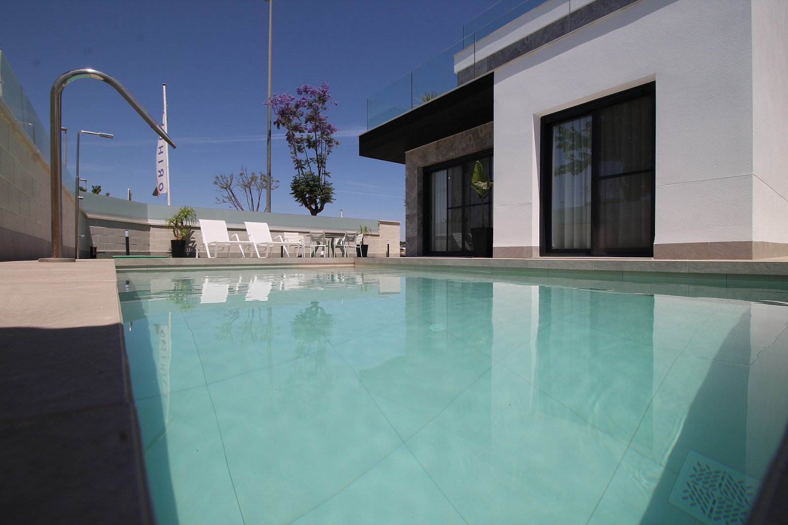 <p>Villa provided with 3 Bedrooms and 2 Bathrooms, private swimming pool and underground garage with cellar. </p><p>Discover these detached villas ...