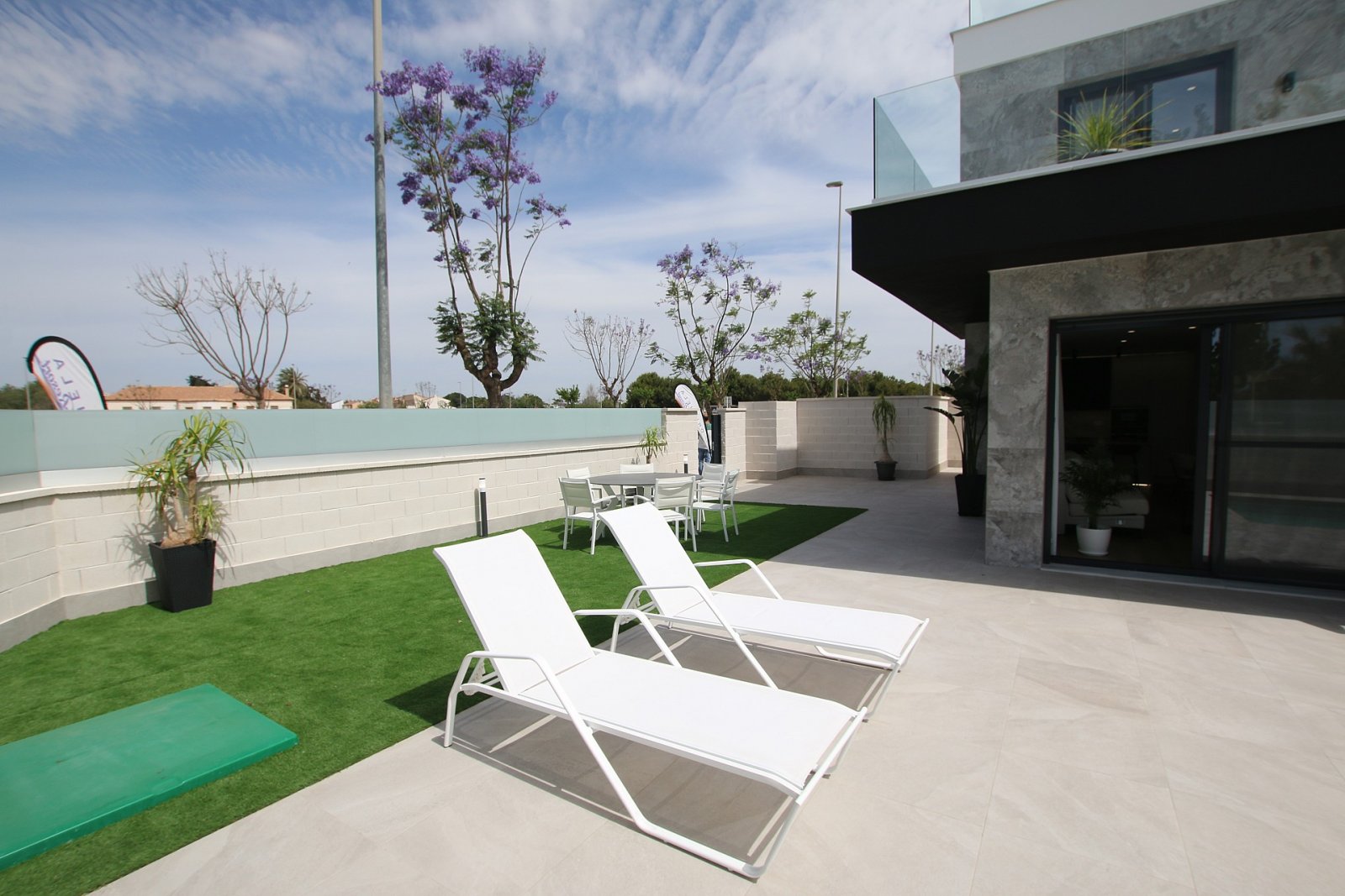 <p>Villa provided with 3 Bedrooms and 2 Bathrooms, private swimming pool and underground garage with cellar. </p><p>Discover these detached villas ...