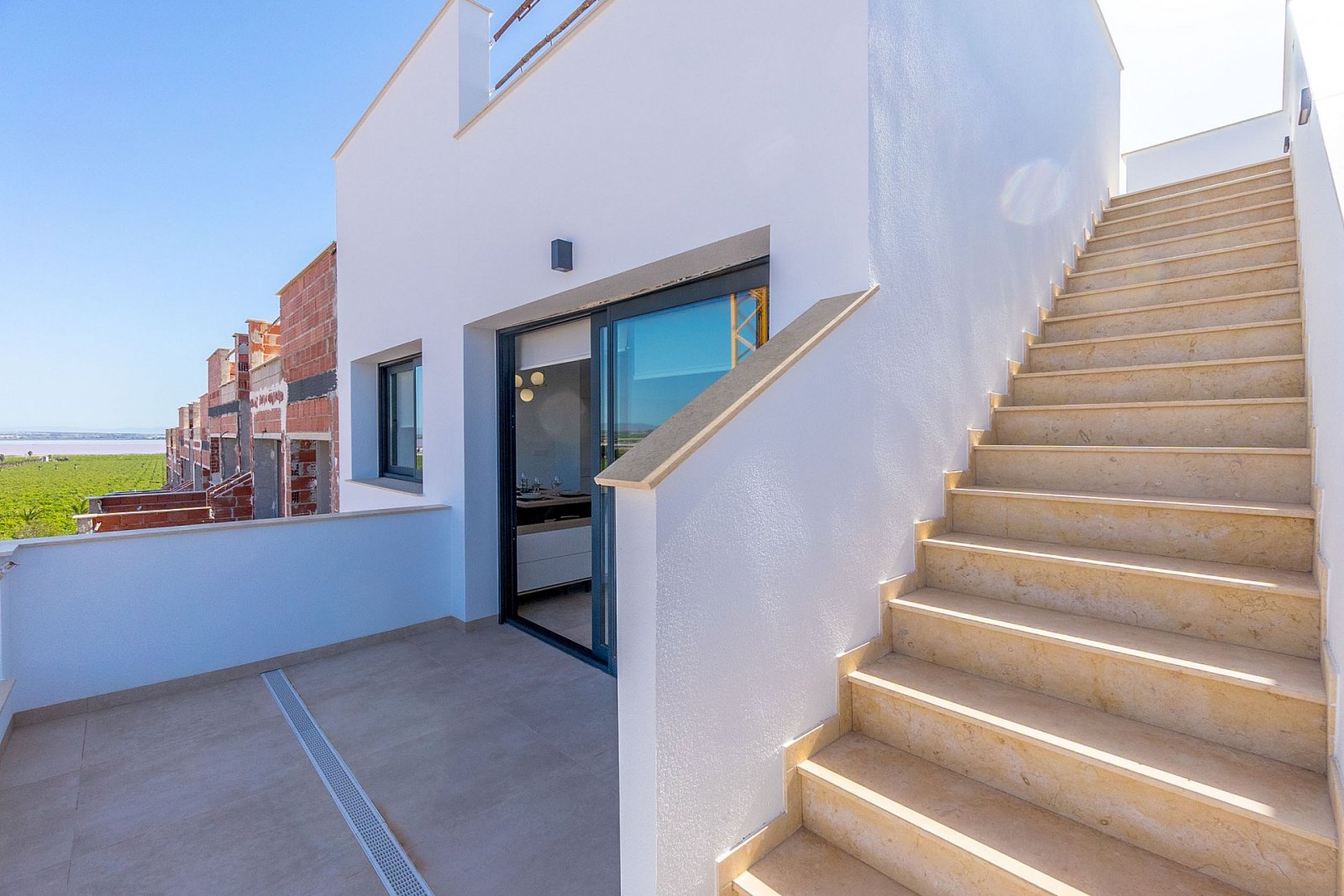 Apartment mit Solarium, Pool und Lagunenblick