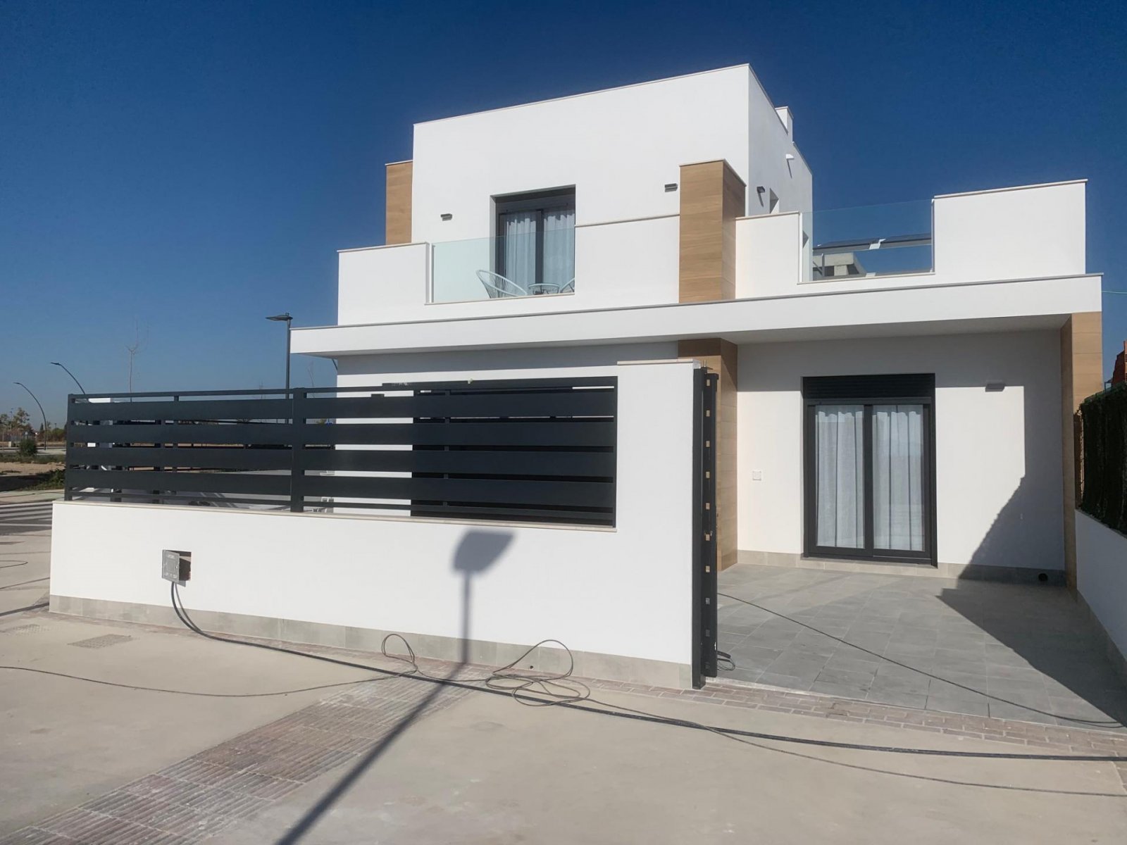 <p>Villa provided with 2 Bedrooms and 2 Bathrooms, private swimming pool and parking space on own plot. </p><p>Step inside these modern detached vi...