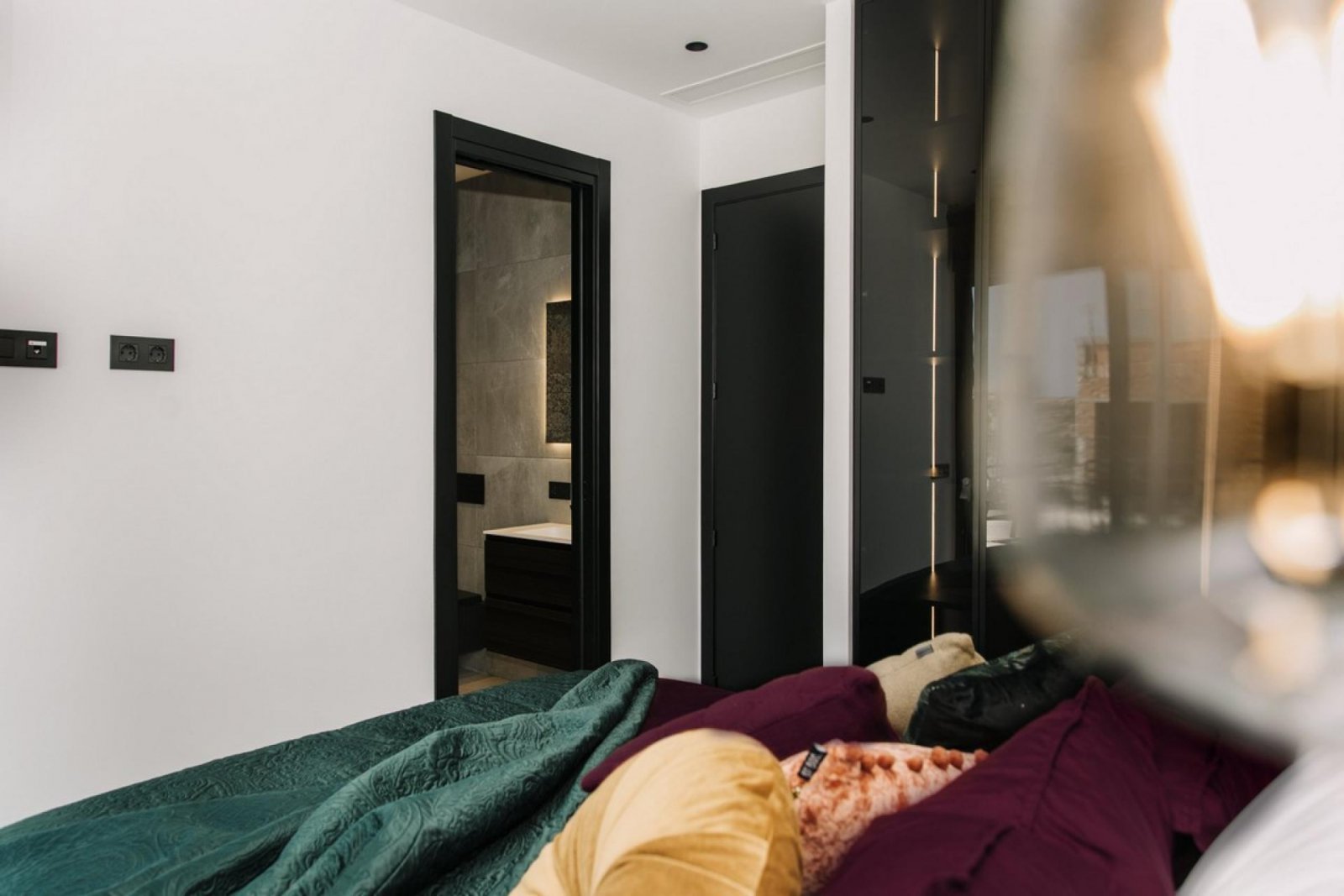 <p>Villa provided with 4 Bedrooms and 4 Bathrooms, infinity swimming pool and private garage. </p><p>The Residencial Oceanic is a unique concept, a...