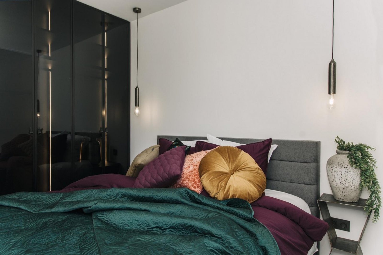 <p>Villa provided with 4 Bedrooms and 4 Bathrooms, infinity swimming pool and private garage. </p><p>The Residencial Oceanic is a unique concept, a...