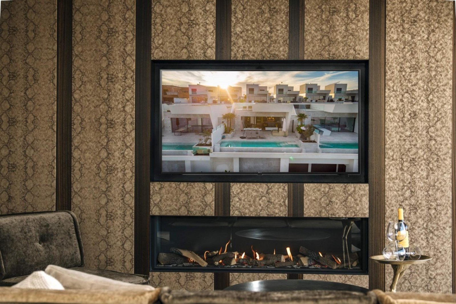 <p>Villa provided with 4 Bedrooms and 4 Bathrooms, infinity swimming pool and private garage. </p><p>The Residencial Oceanic is a unique concept, a...