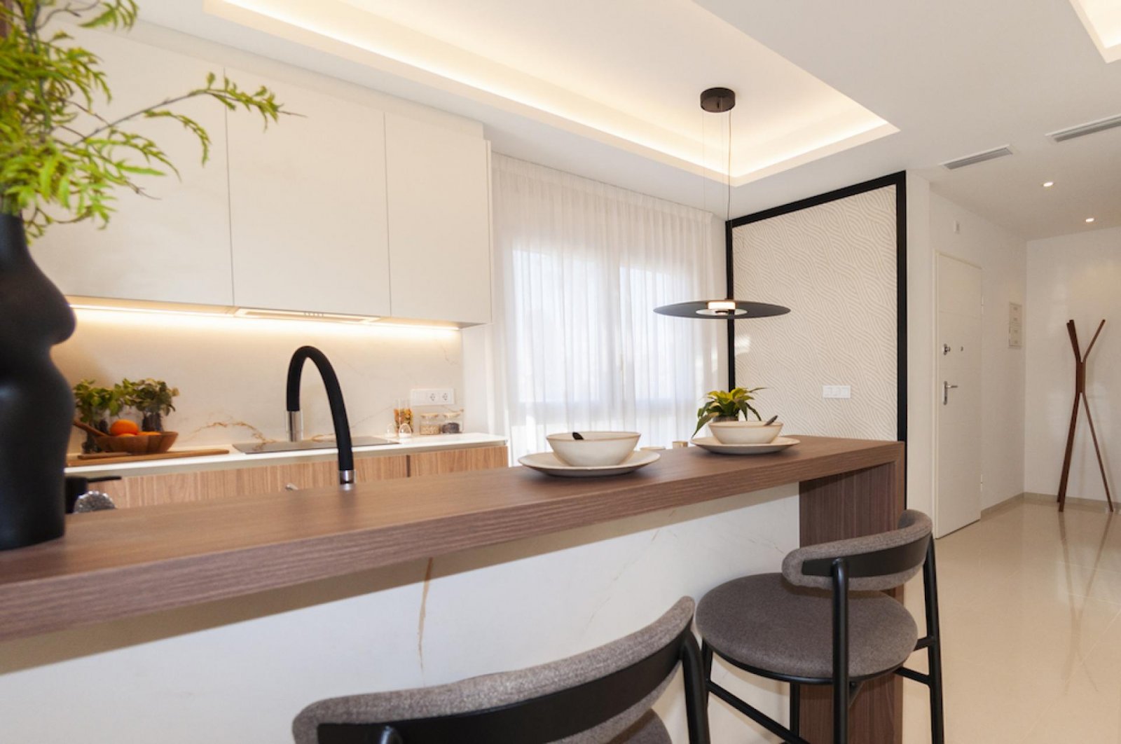 <p>Apartment with garden provided with 3 Bedrooms and 2 Bathrooms, communal swimming pool and private parking space within domain. </p><p>Welcome t...