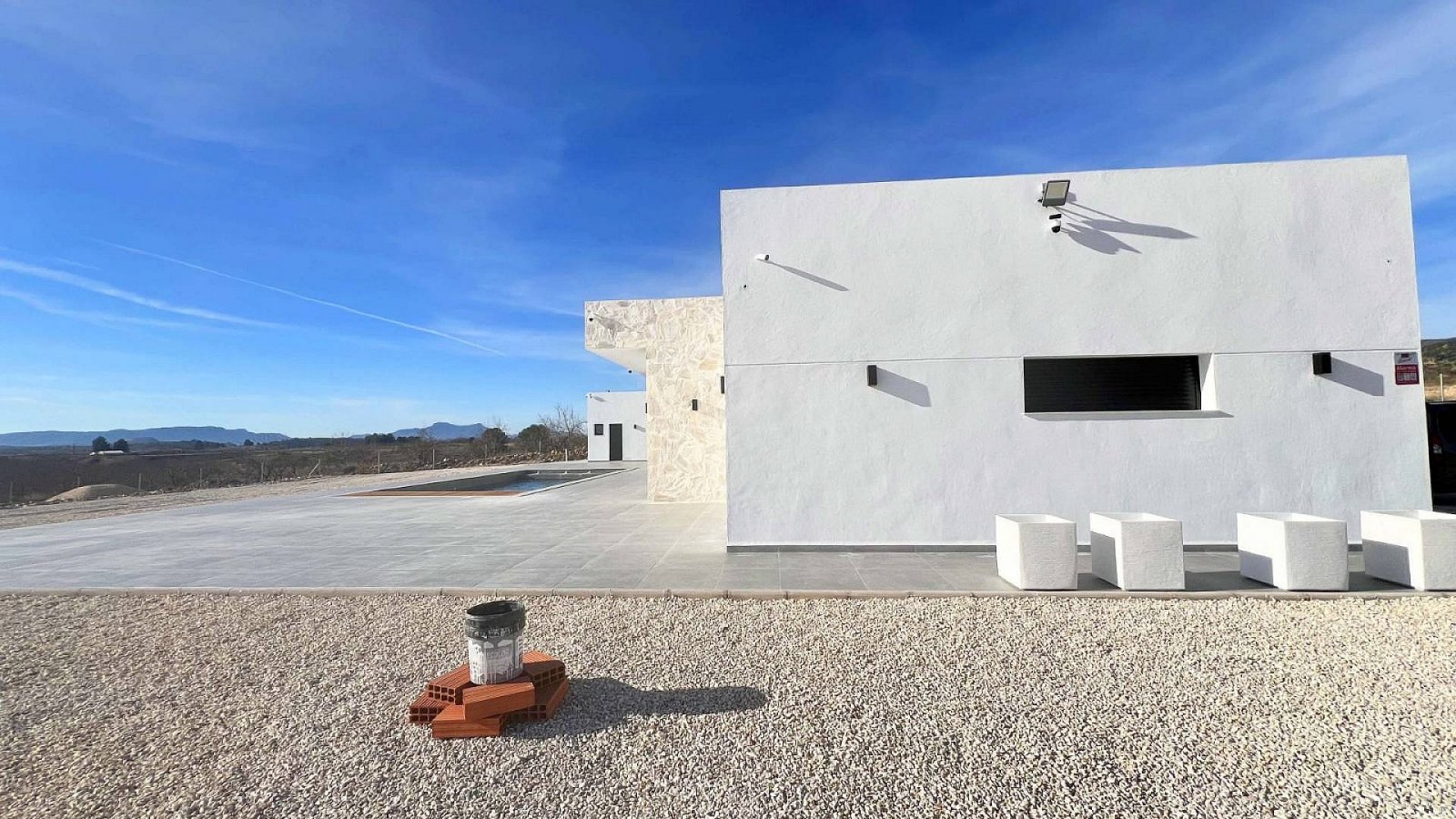 Avantgardistische Villa mit Pool und spektakulären Panoramablicken