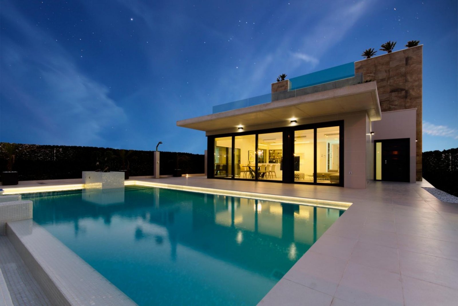 <p>Villa provided with 4 Bedrooms and 4 Bathrooms, infinity swimming pool and underground parking space. </p><p>Discover this beautiful development...