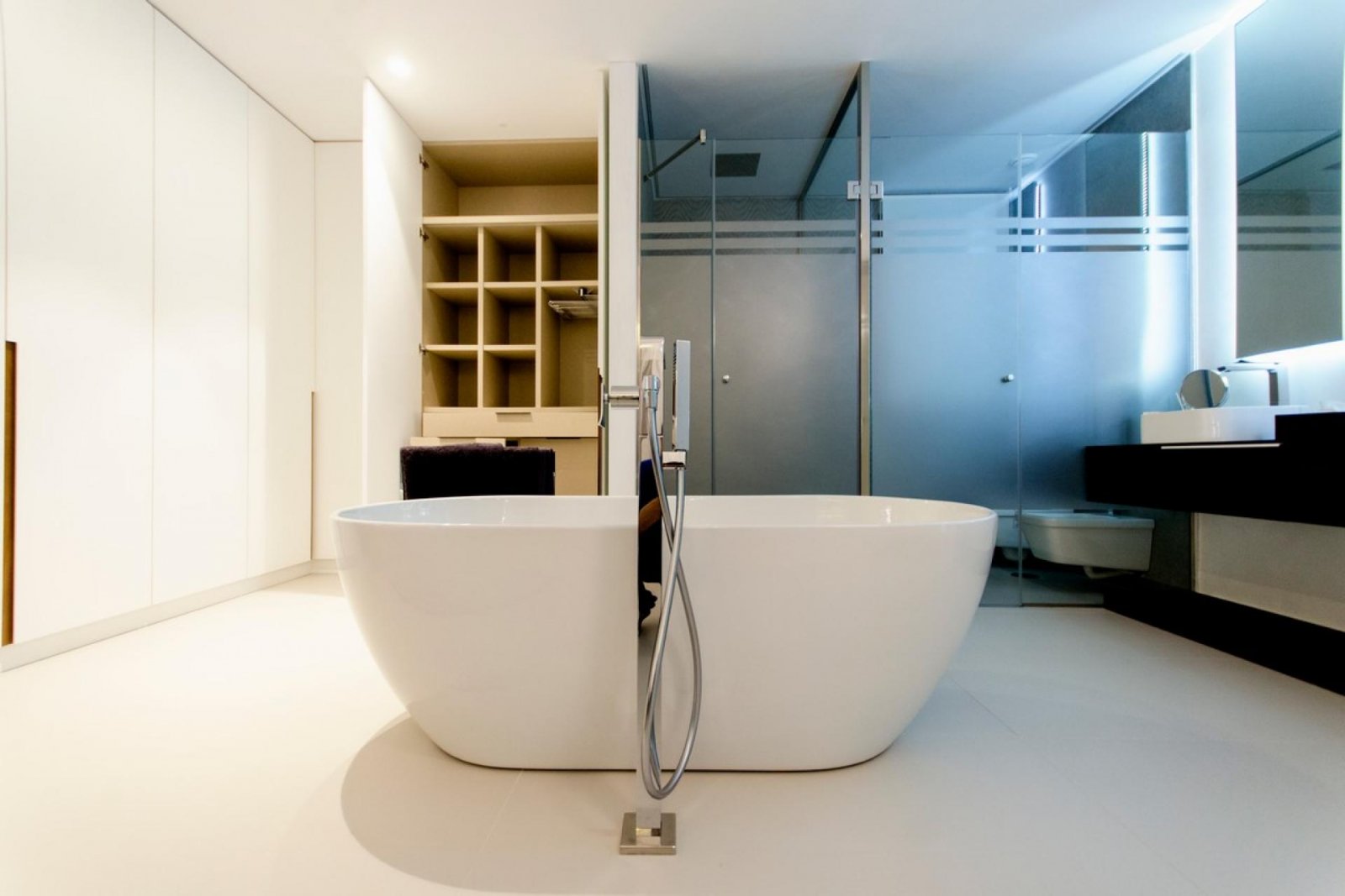 <p>Villa provided with 4 Bedrooms and 4 Bathrooms, infinity swimming pool and underground parking space. </p><p>Discover this beautiful development...
