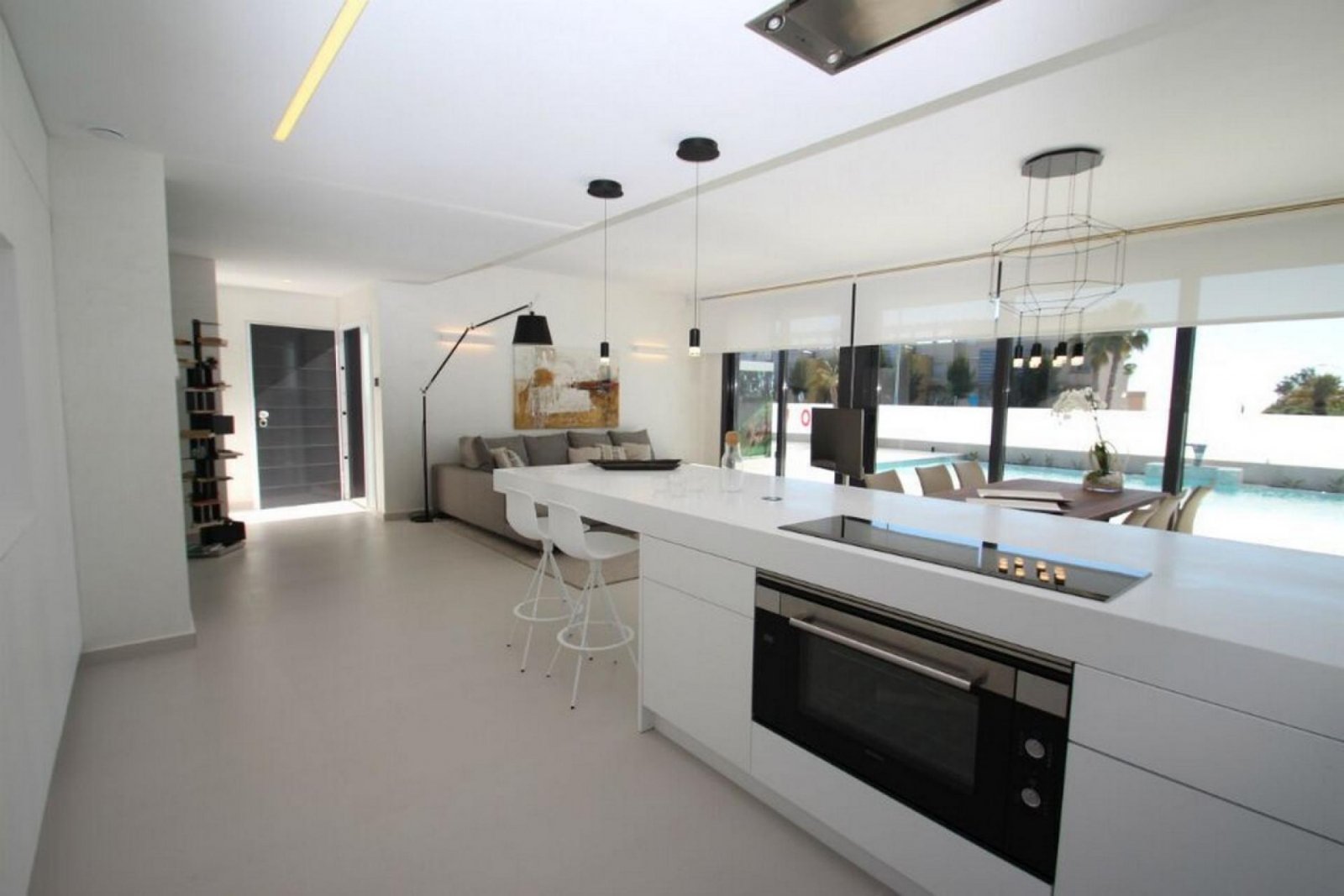 <p>Villa provided with 4 Bedrooms and 4 Bathrooms, infinity swimming pool and underground parking space. </p><p>Discover this beautiful development...