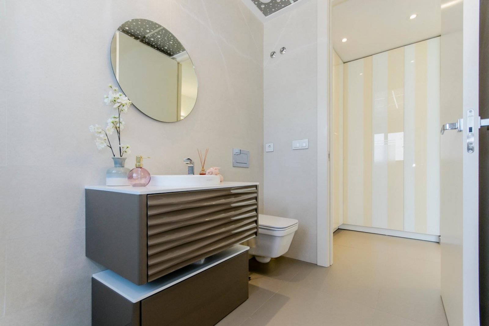 <p>Villa provided with 3 Bedrooms and 4 Bathrooms, private swimming pool and underground parking space. </p><p>Discover this beautiful development ...