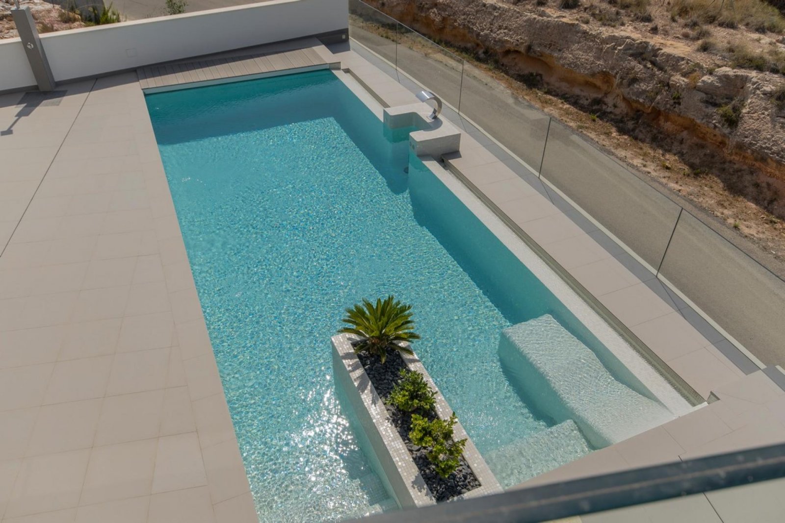 <p>Villa provided with 3 Bedrooms and 4 Bathrooms, private swimming pool and underground parking space. </p><p>Discover this beautiful development ...