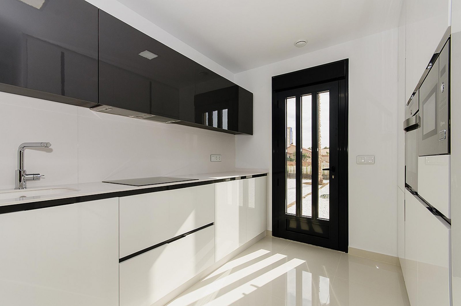 <p>Villa provided with 3 Bedrooms and 3 Bathrooms, private swimming pool and parking space on own plot. </p><p>Discover this beautiful development ...