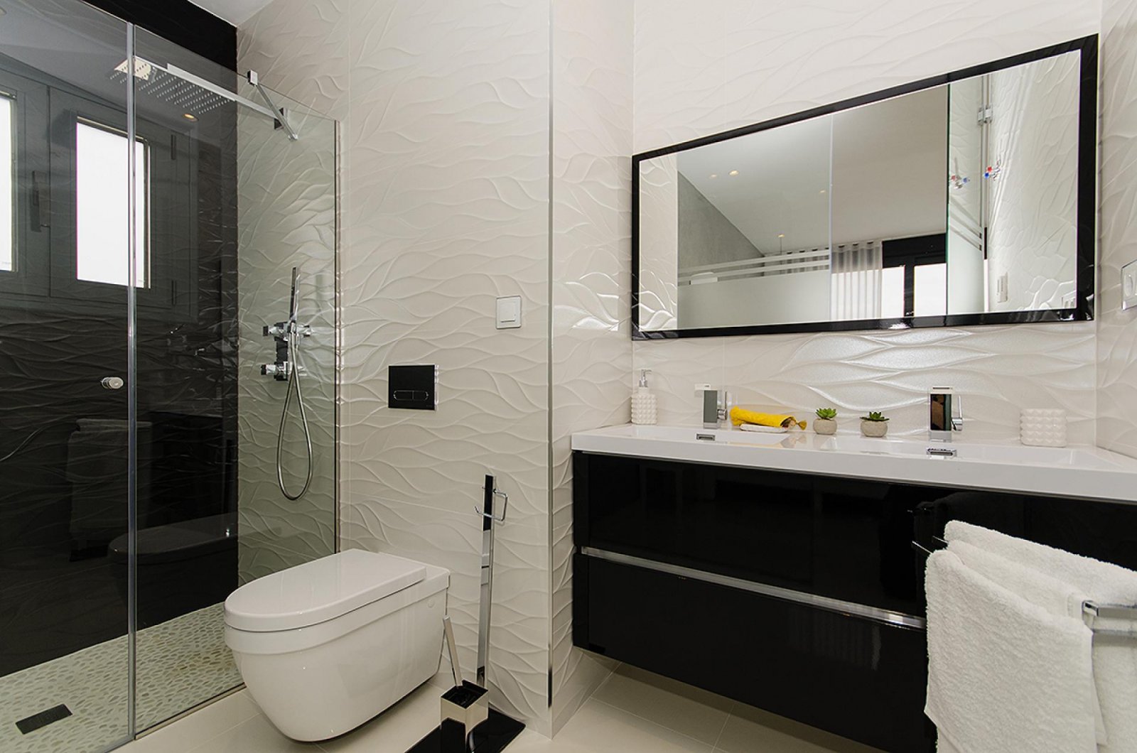 <p>Villa provided with 3 Bedrooms and 3 Bathrooms, private swimming pool and parking space on own plot. </p><p>Discover this beautiful development ...