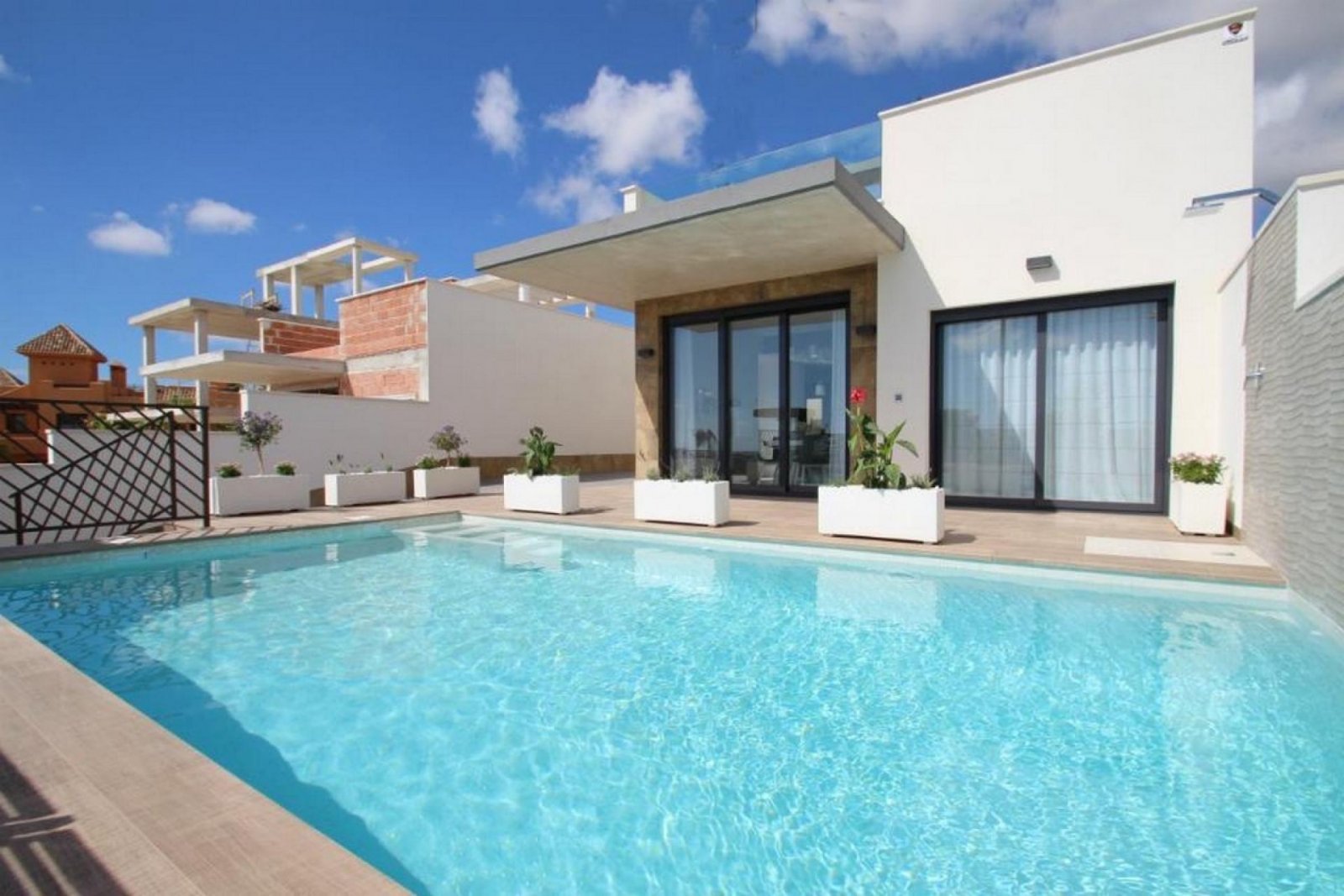 <p>Villa provided with 3 Bedrooms and 2 Bathrooms, private swimming pool and parking space on own plot. </p><p>Discover this beautiful development ...